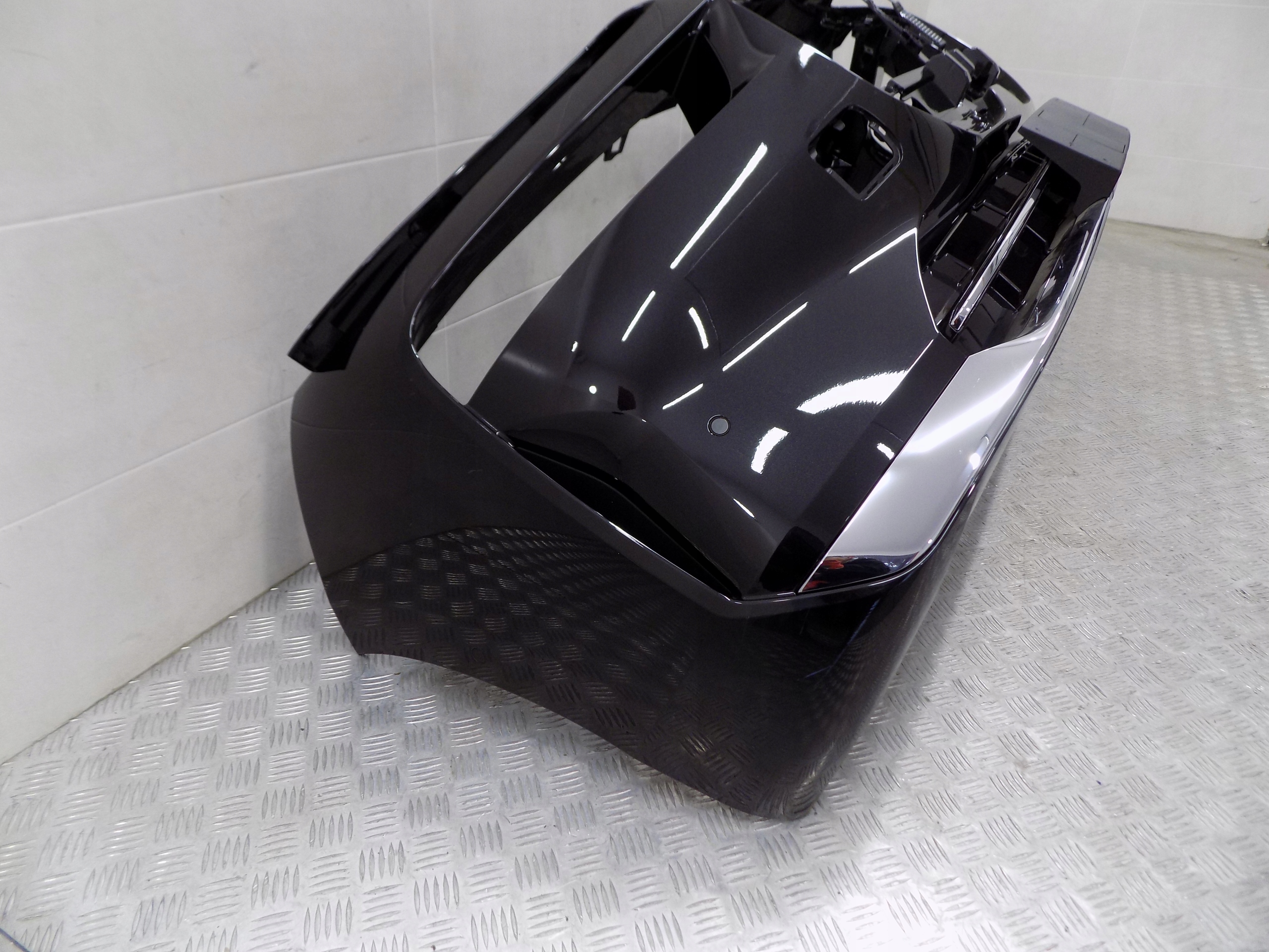 BMW 7 G70 front bumper PROD 475 6PDC