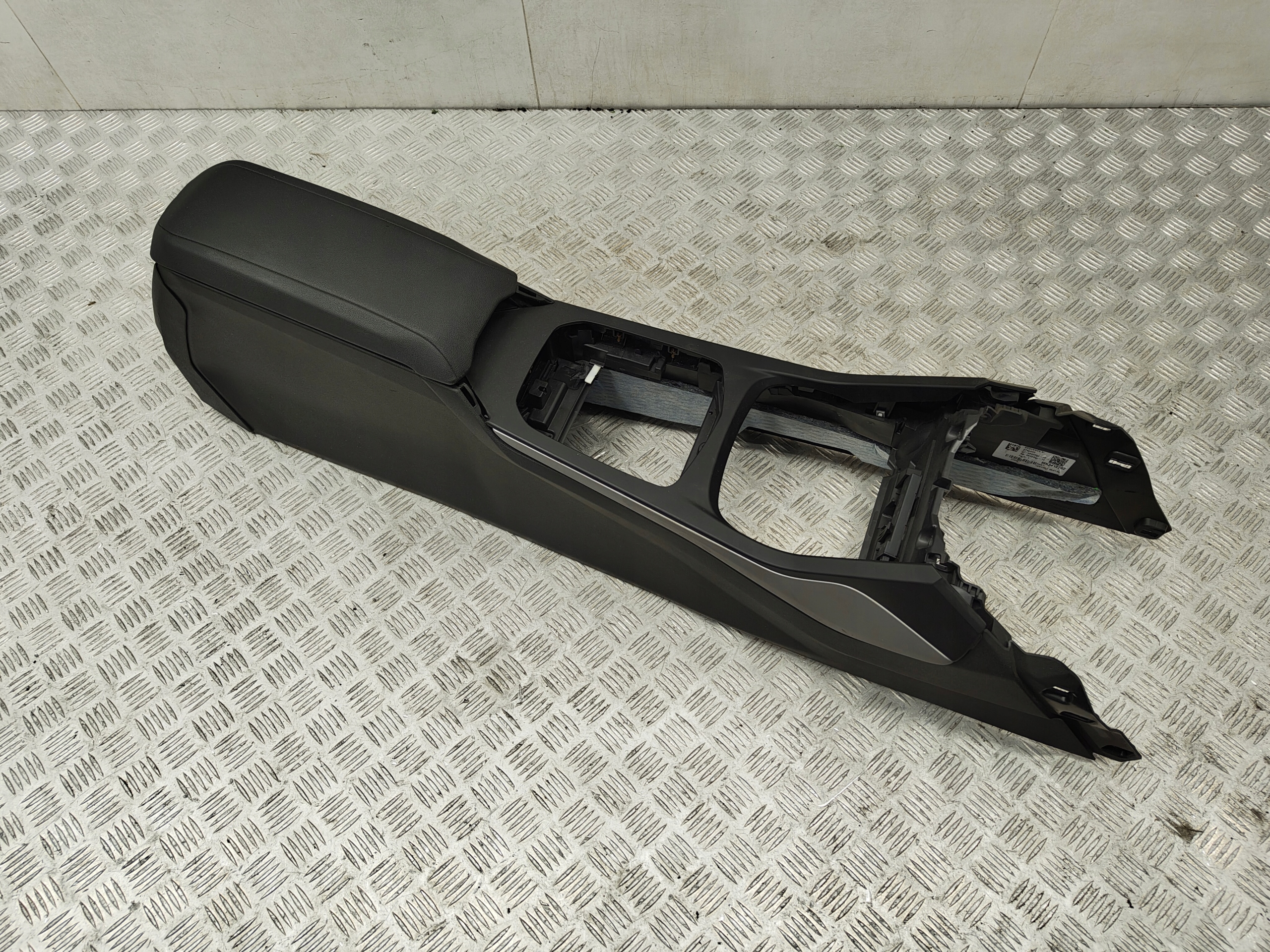 BMW 1 F40 TUNEL central armrest