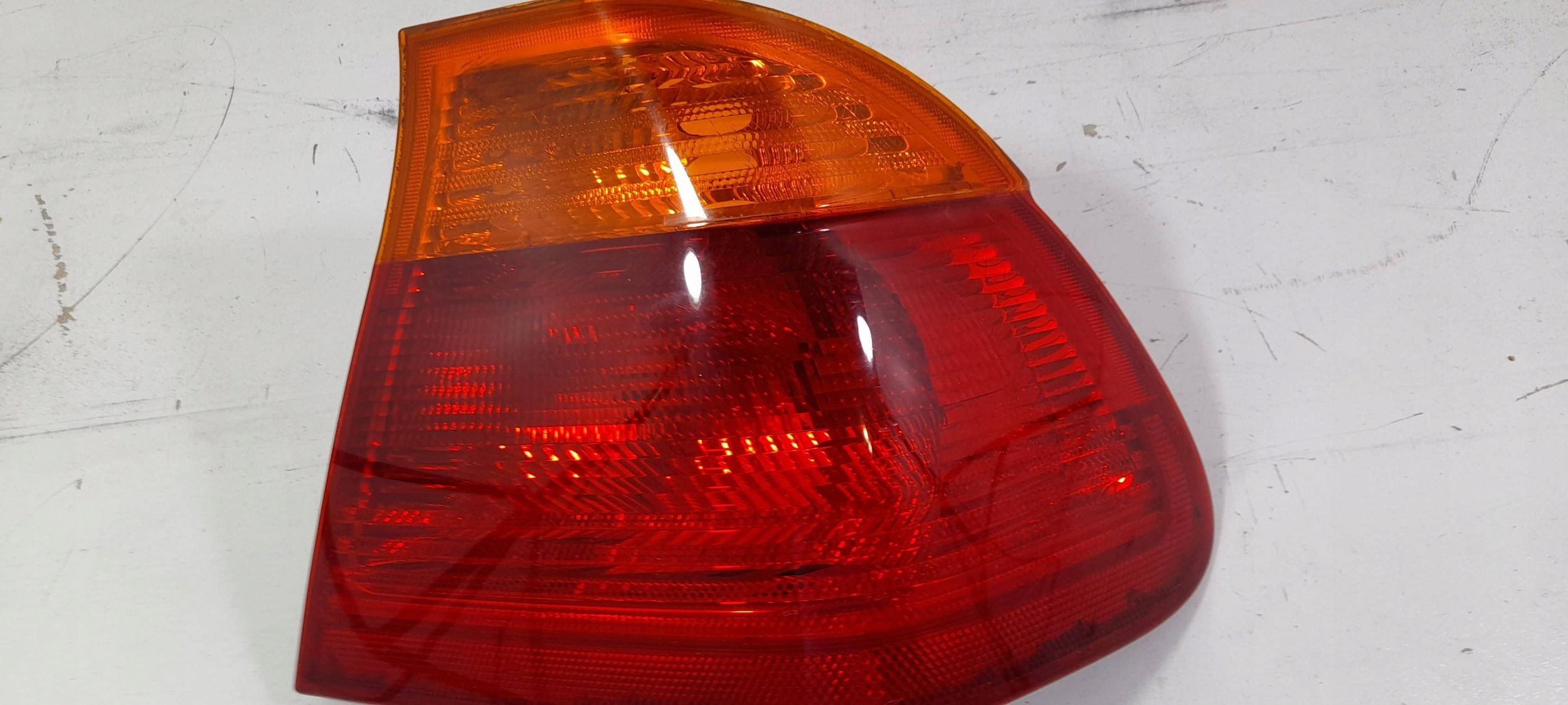 BMW 3 E46 Sedan Licht hinten rechts 8364922 (R332)
