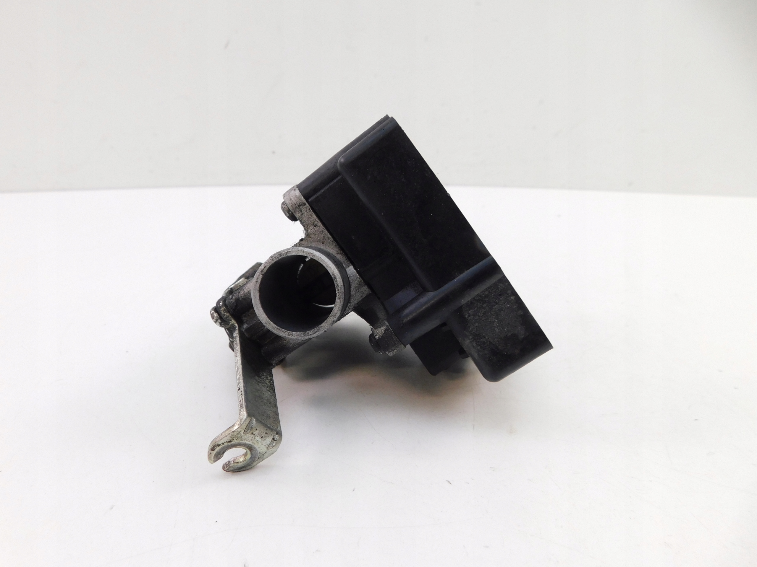 PEUGEOT KISBEE 50 2T Fi дросельна заслінка M1