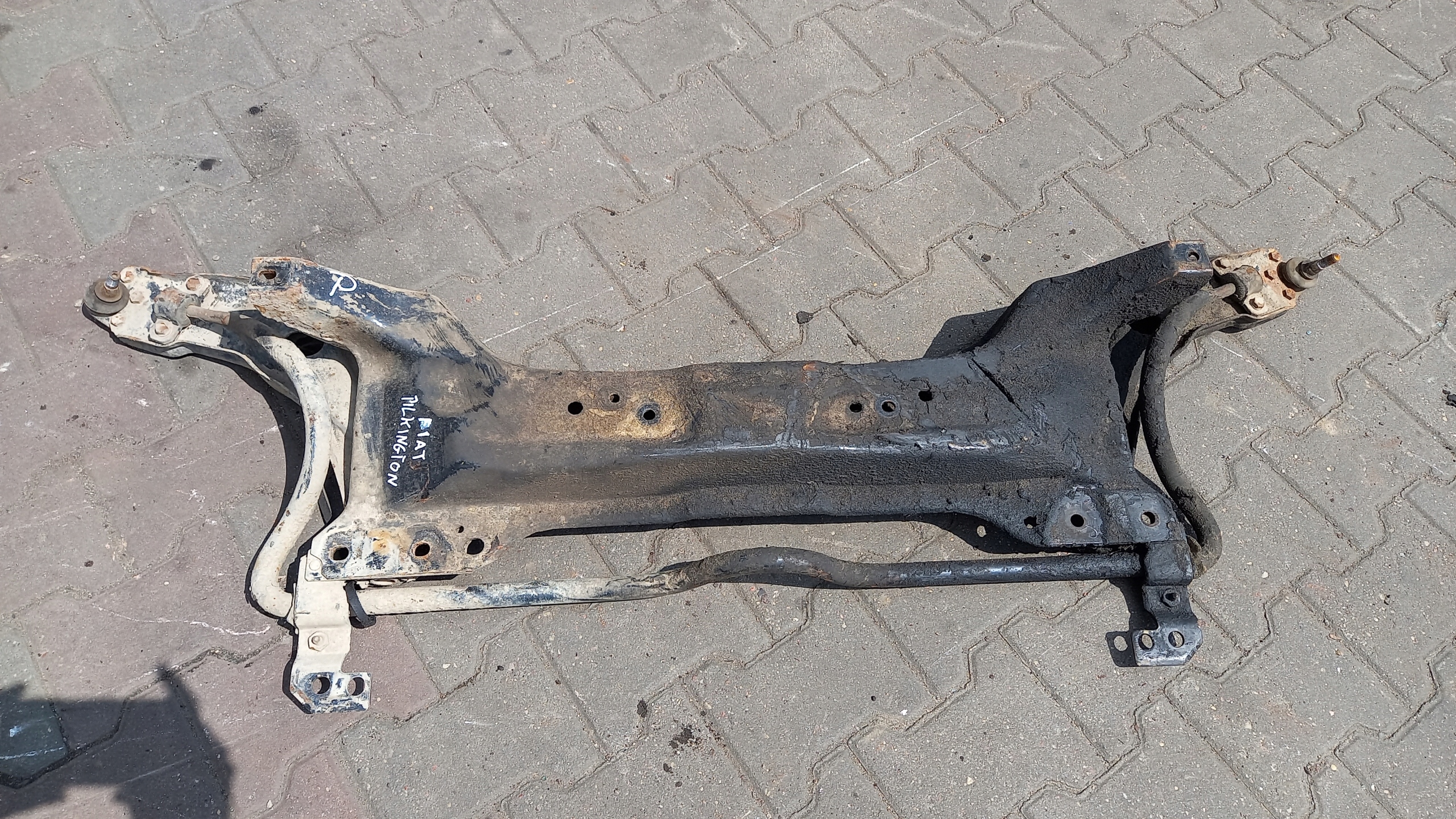 ПЕРЕДНИЕ САЛАЗКИ FIAT DOBLO 01R