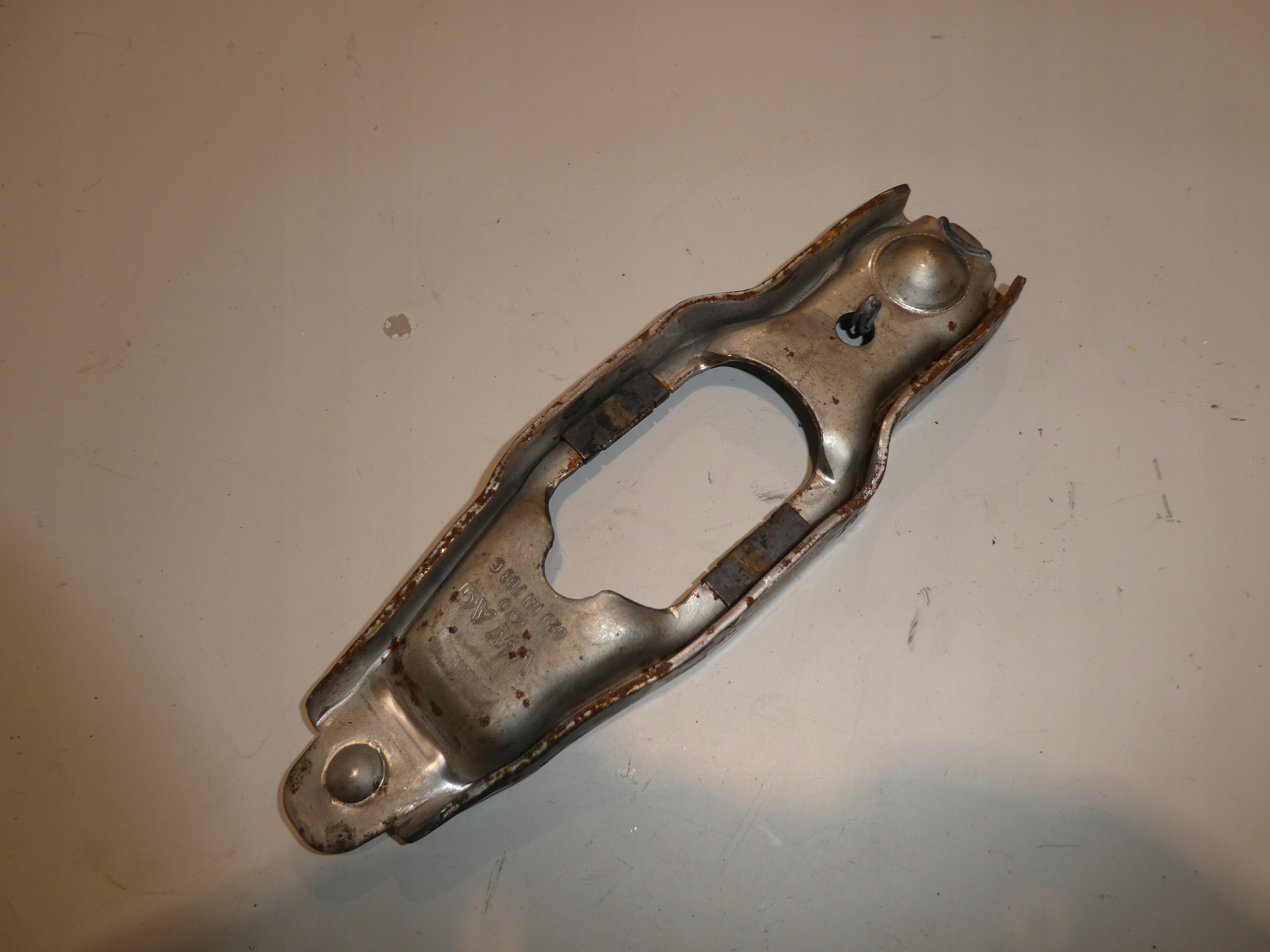 SUPPORT EMBRAYAGE VW SEAT SKODA 02J141703C