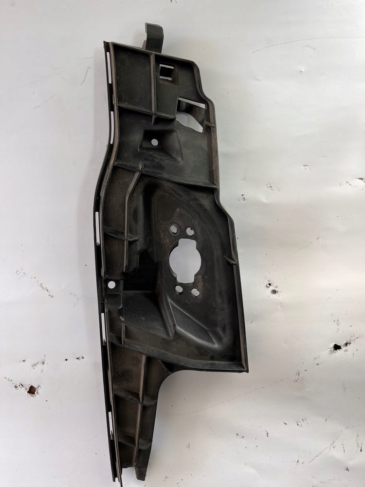 AUDI RS7 PRZEDNI LEWY ELEMENT ZAMYKAJĄCY ZDERZAK 4G8807095B