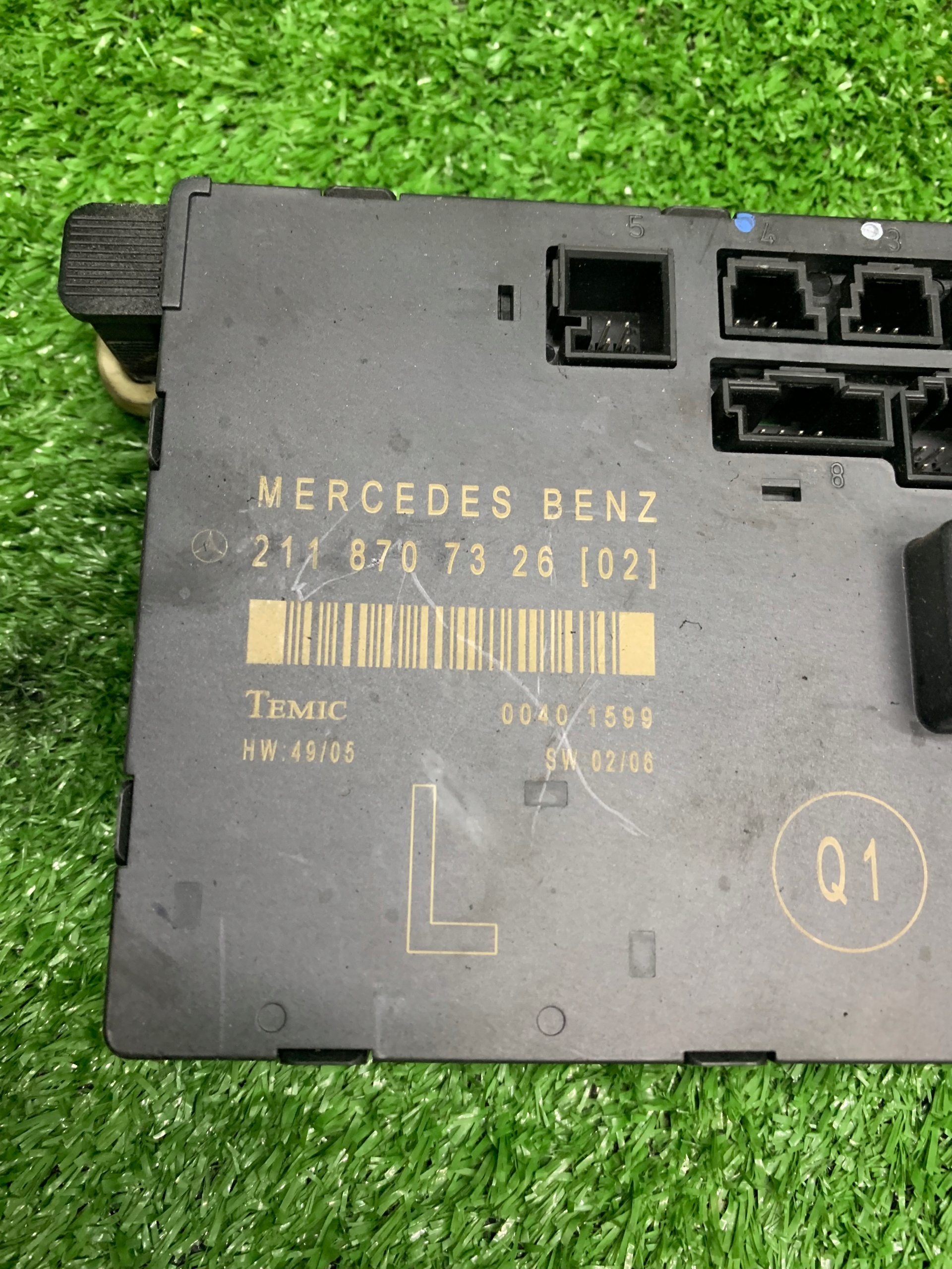 MERCEDES W211 module door front 2118707326