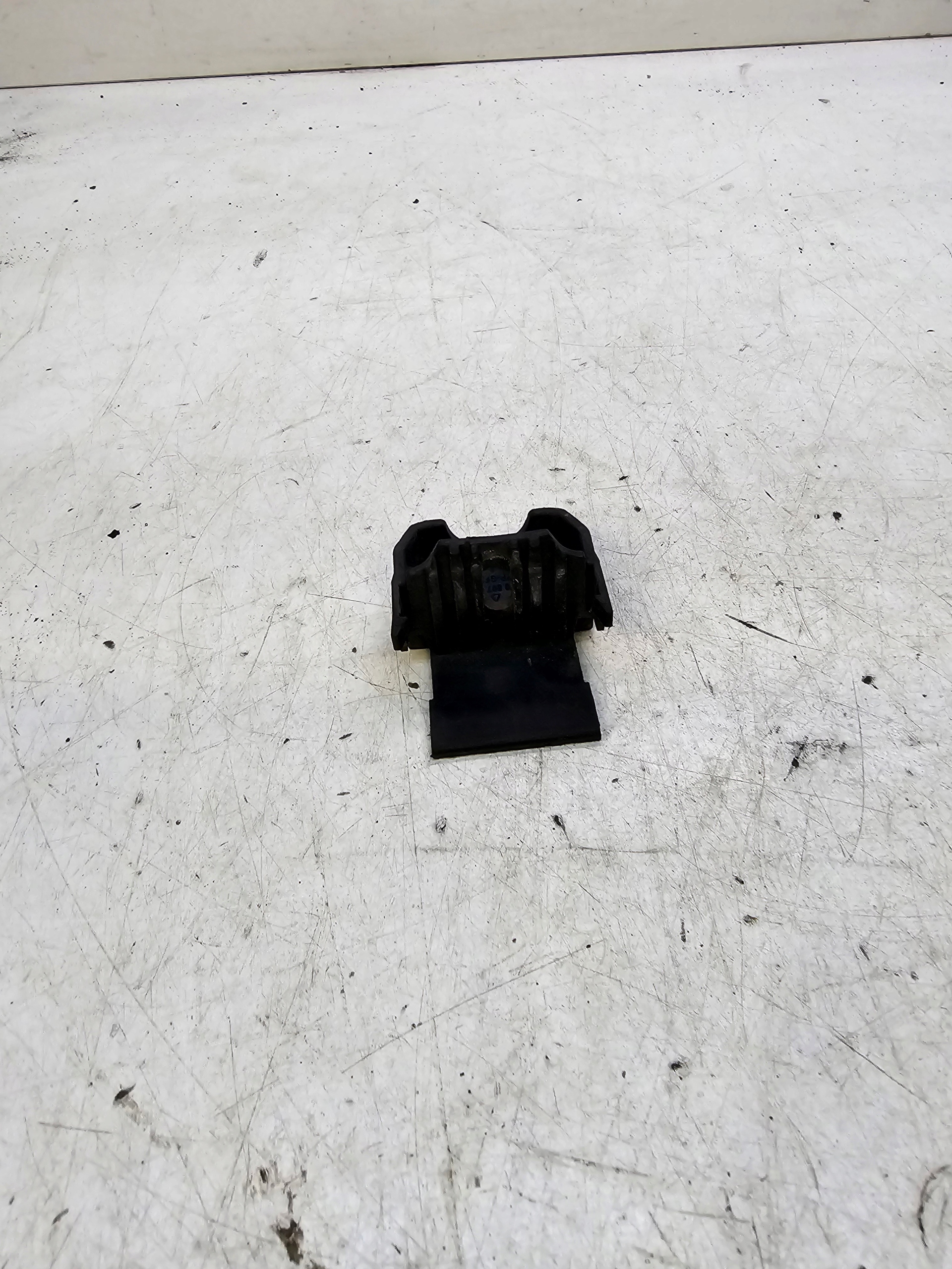 STÜTZE HALTER DER STOSSSTANGE AUDI A6 C6 4F0807255