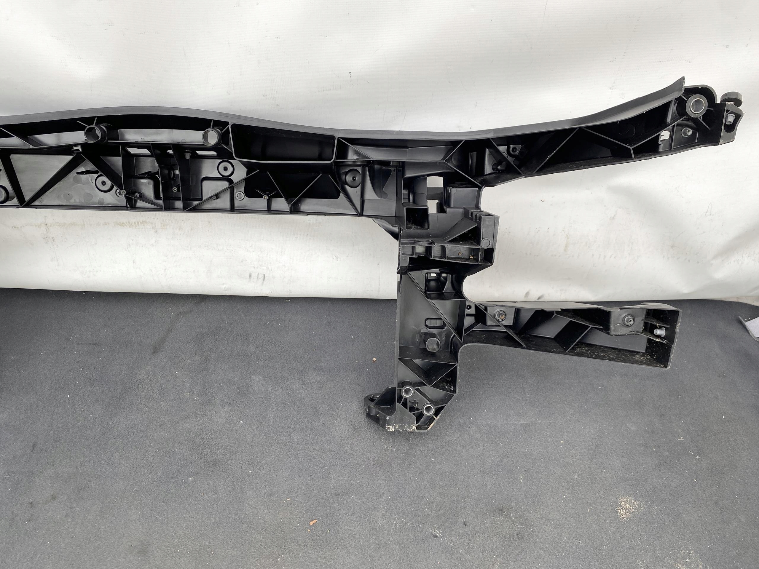 SPRINTER 907 2.2 17- pillar iron support panel for radiators original 9078805600