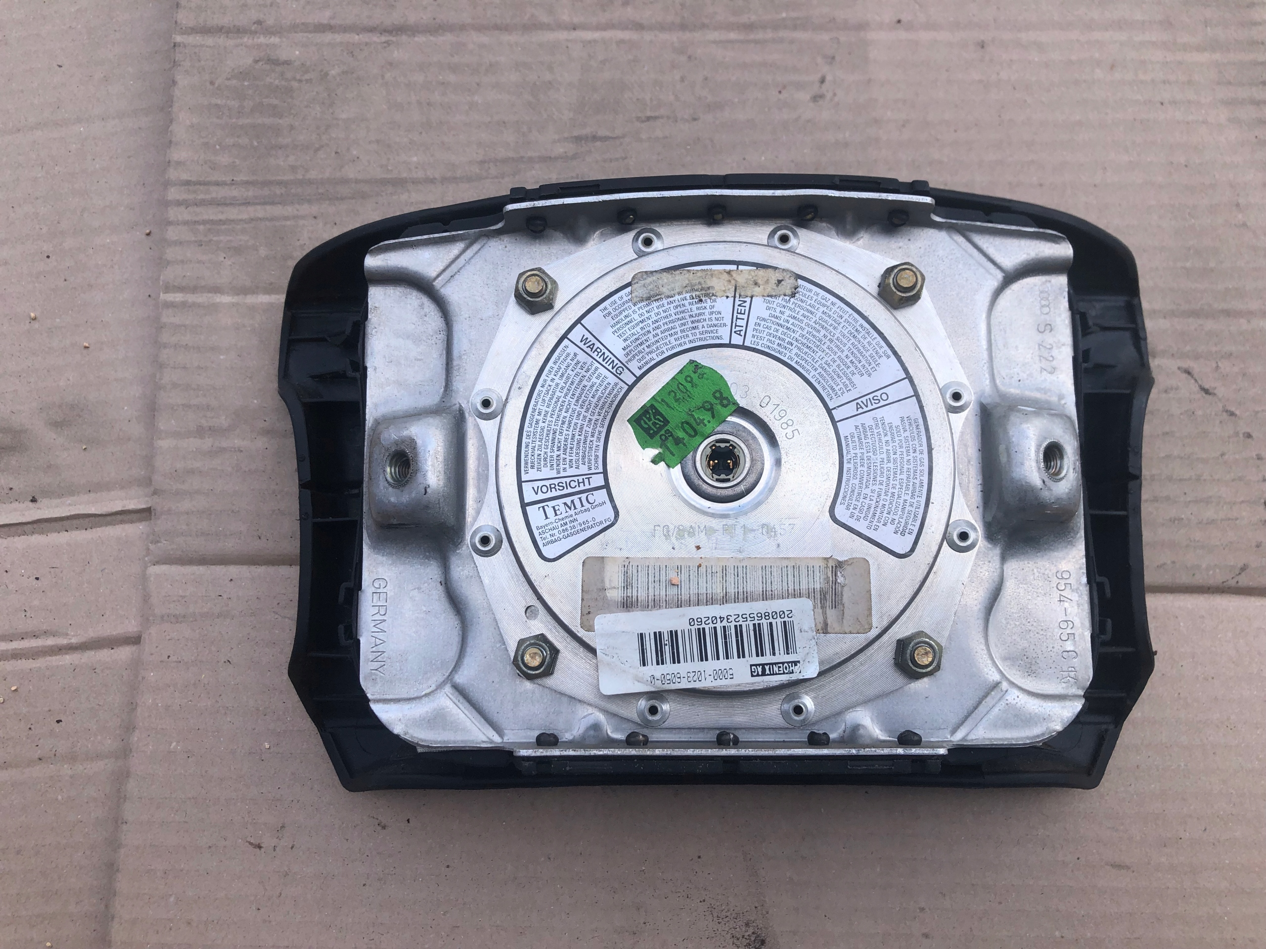 PODUSZKA AIRBAG KIEROWCY AUDI A6 C4 1994-1997 Numer katalogowy części PODUSZKA AIRBAG KIEROWCY AUDI A6 C4 1994-1997