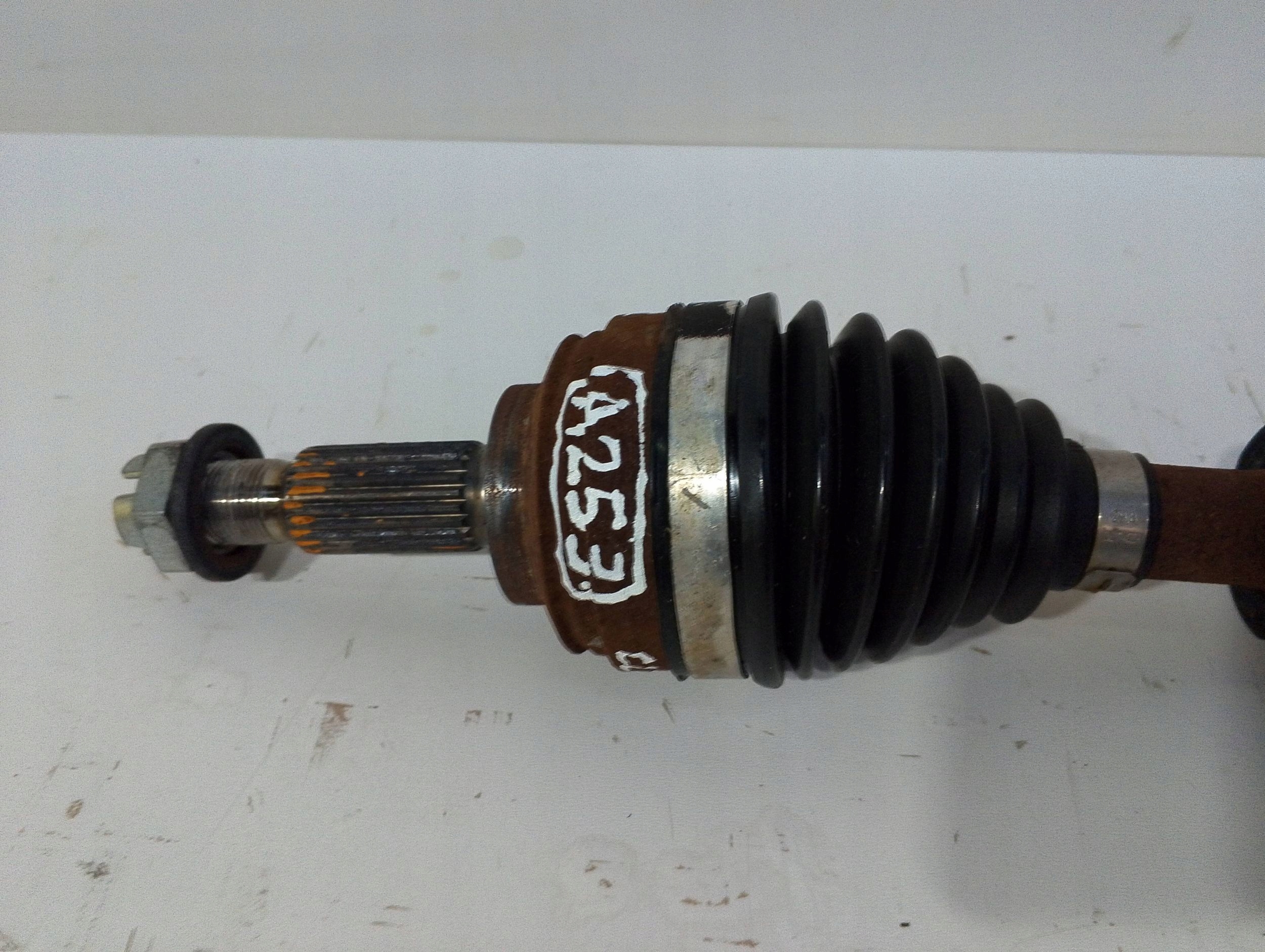 Renault Clio IV semi-axis front left (A253)