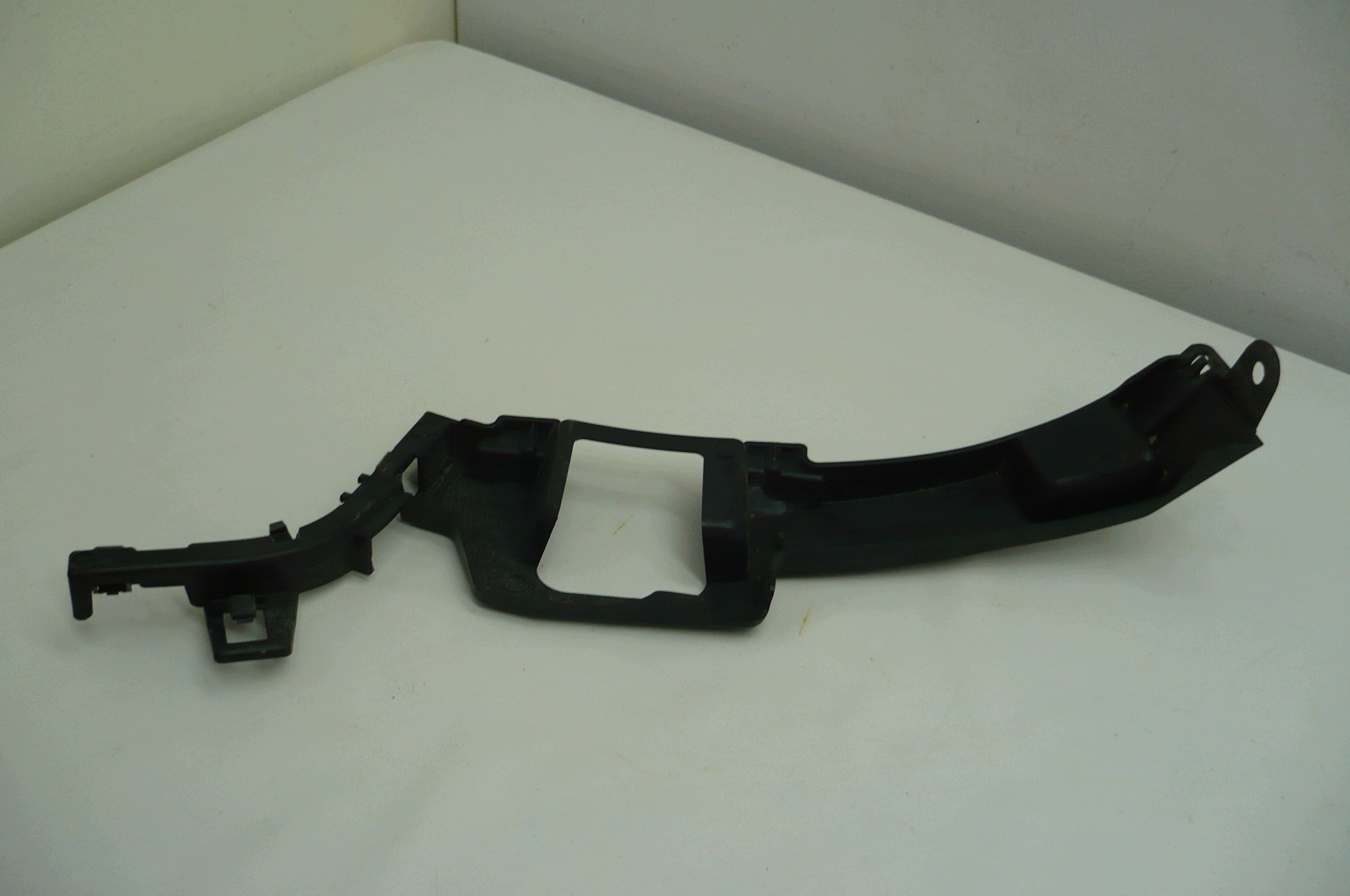 PEUGEOT EXPERT III LIFT 23- holder bumper bracket right front