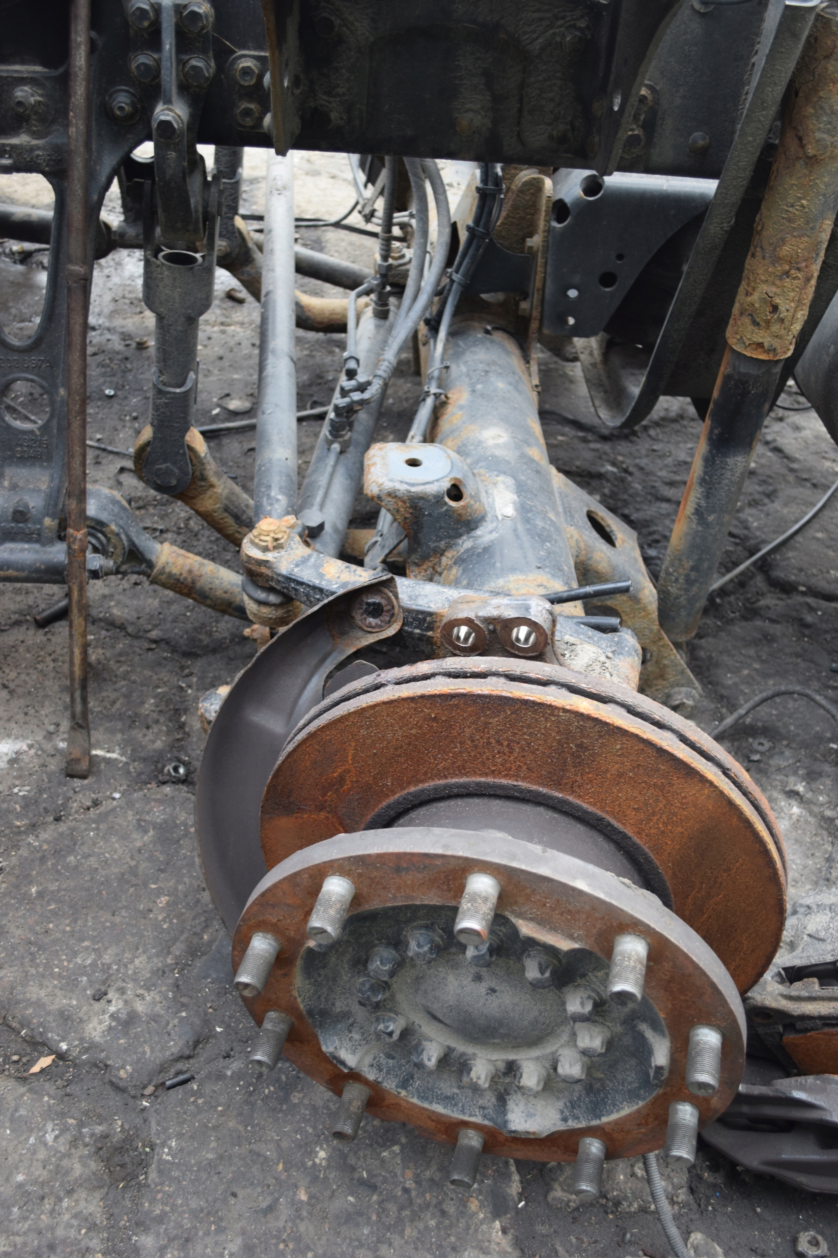 OŚ SKRĘTNA WLECZONA Z ELEMENTEM RAMY MAN TGX Producent części MAN OE