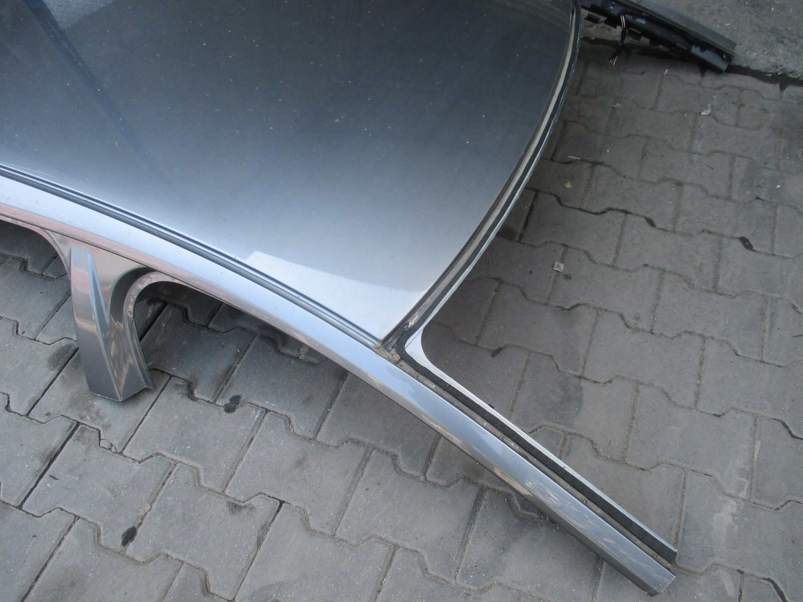 dach VOLVO V40