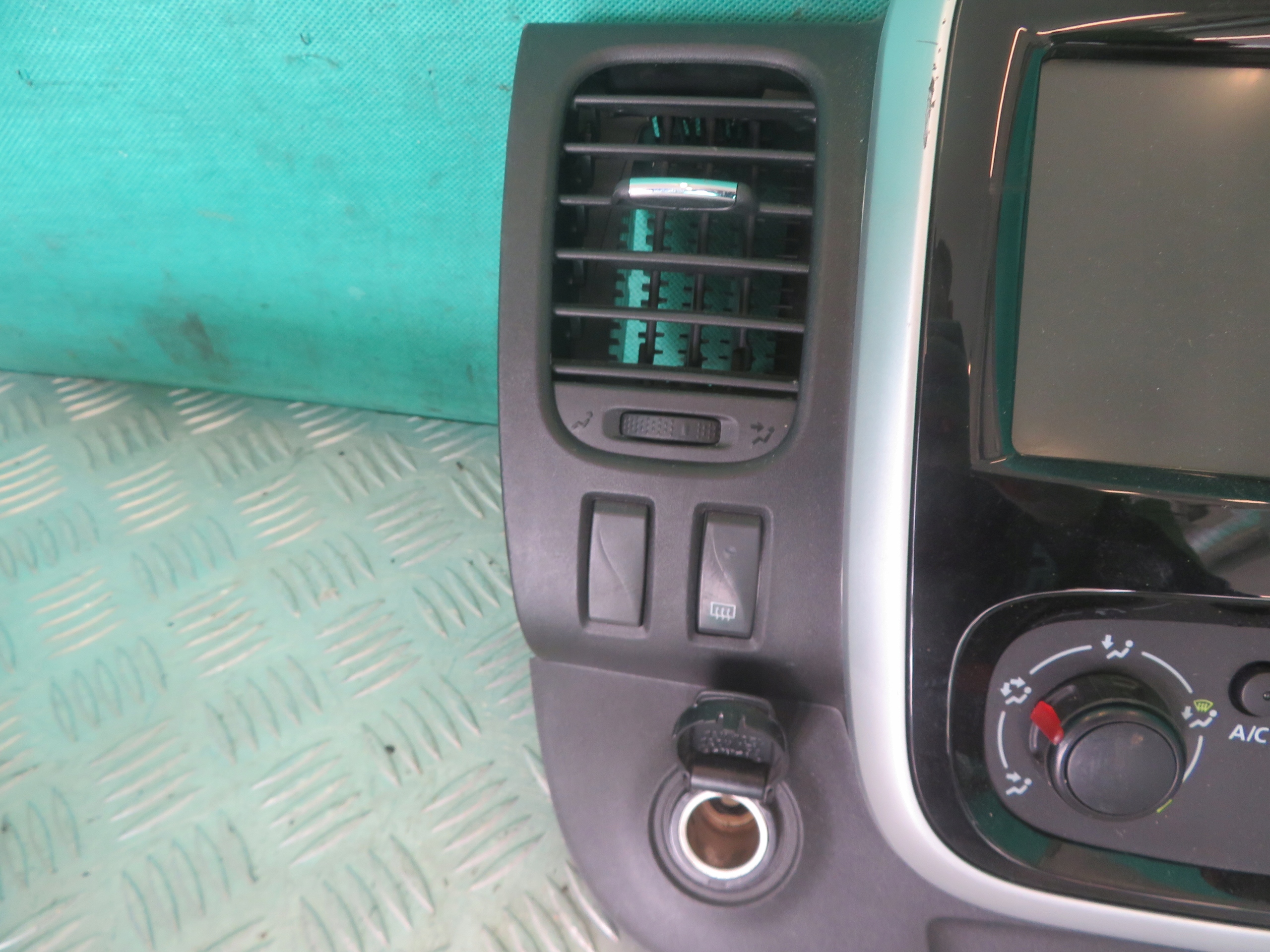 frame RADIA PANEL air conditioning devices RADIO RENAULT TRAFIC 15R
