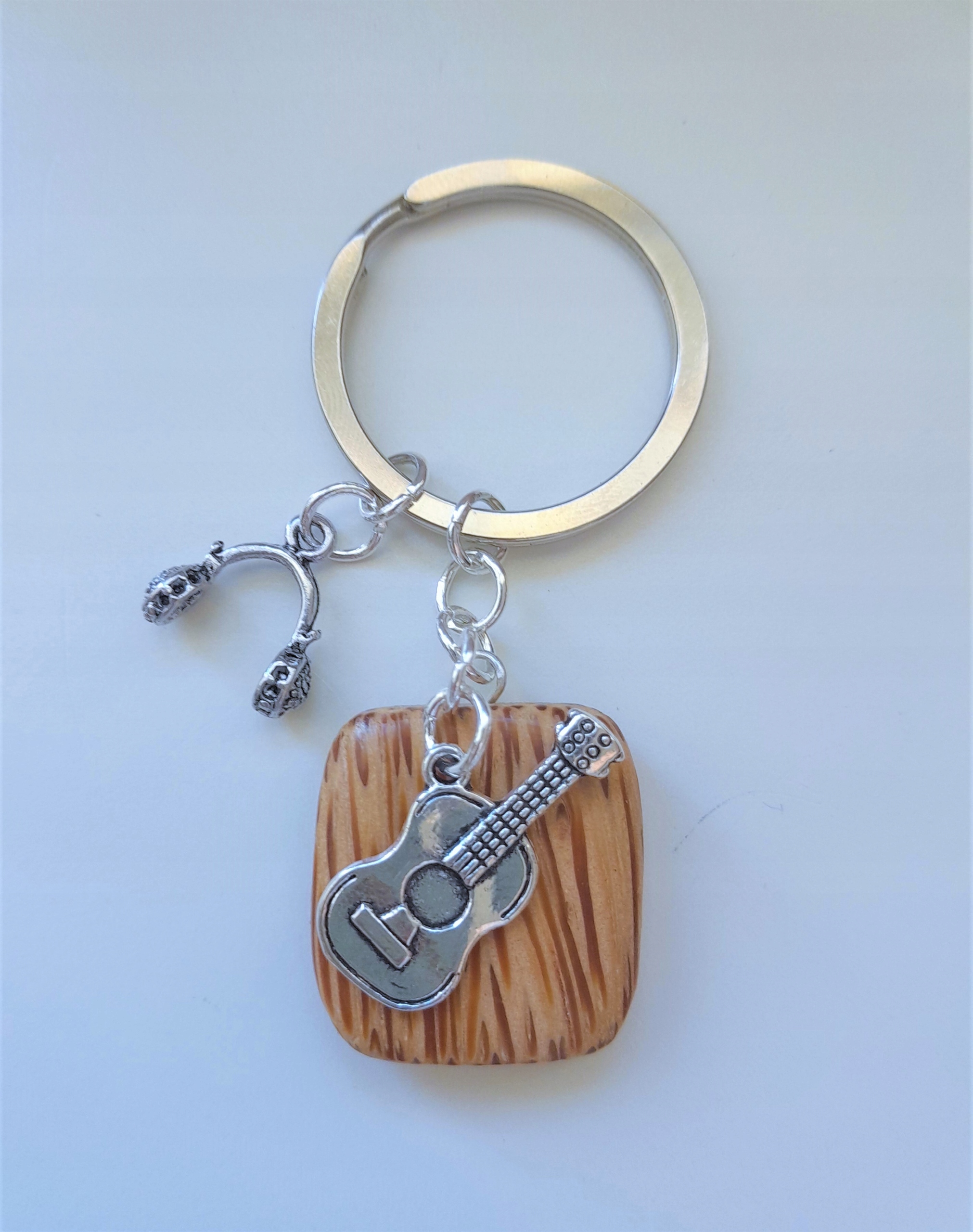 

Brelok Muzyczny Gitara Słuchawki Heban Muzyka