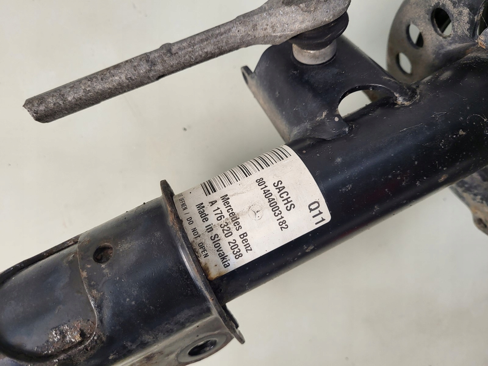 shock absorber right front front 2.2 cdi MERCEDES CLA C117 W117 A1763202038
