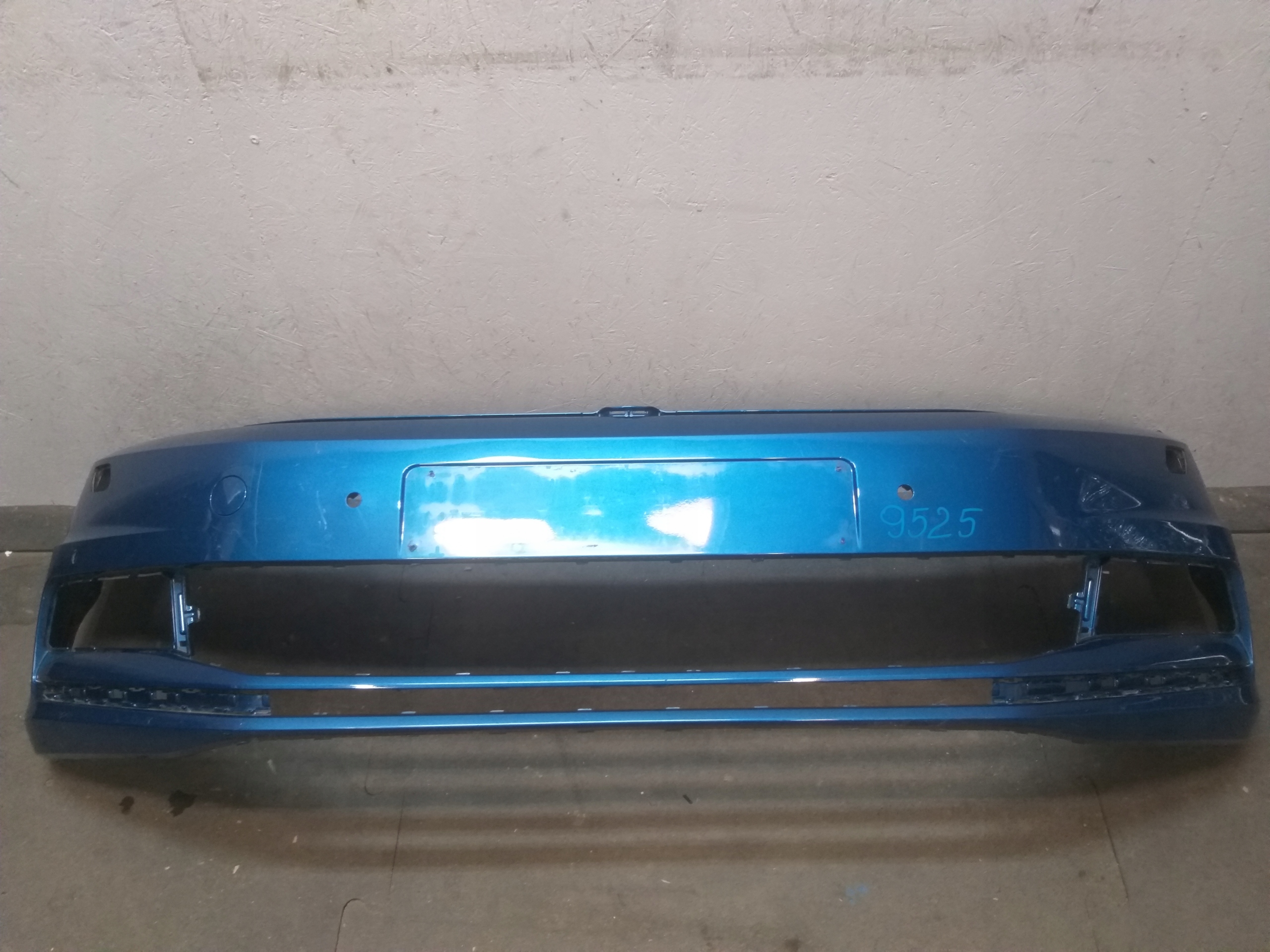 PARE CHOC AVANT VW TOURAN 5TA 15