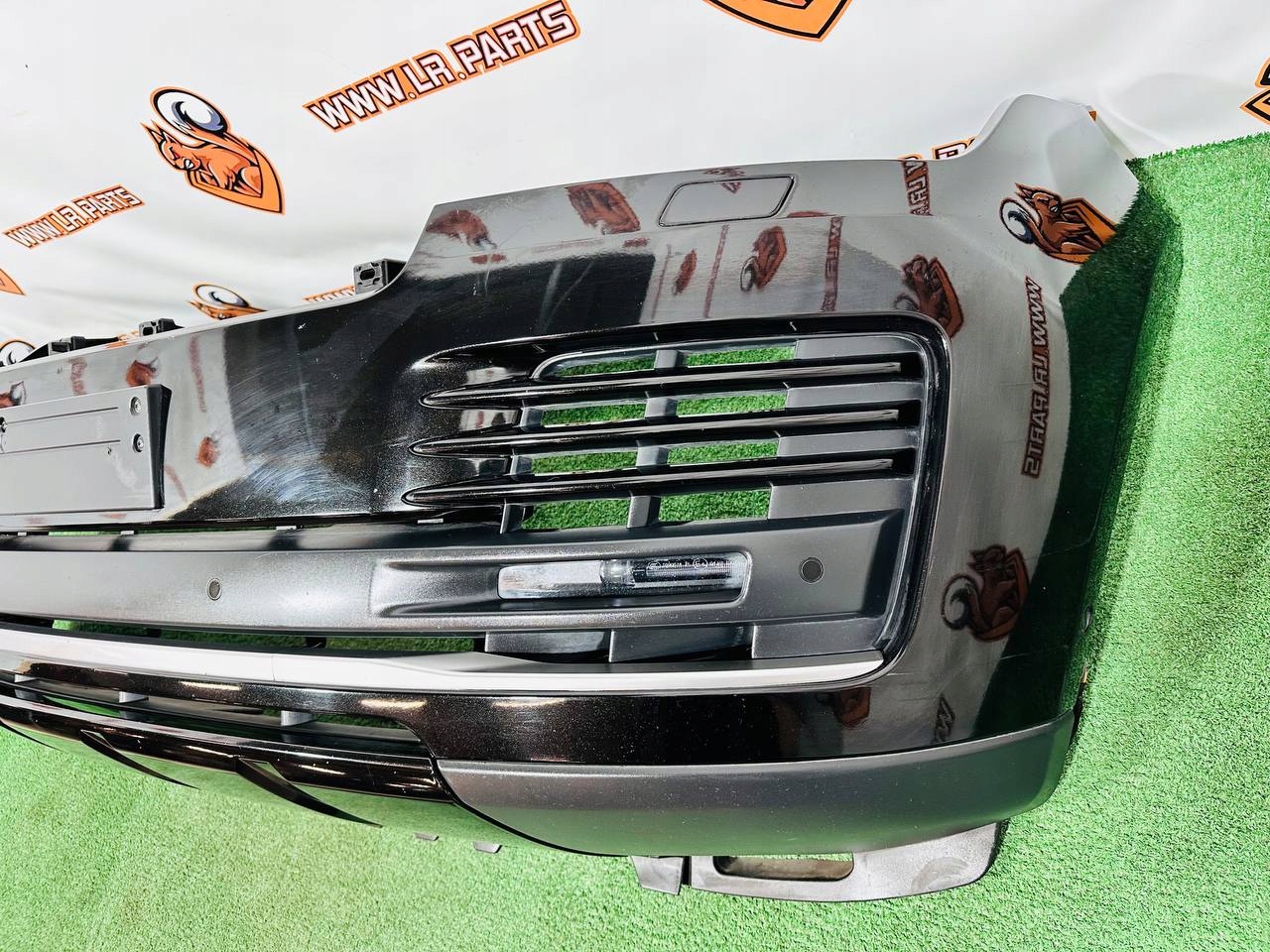 ZDERZAK PRZEDNI KOMPLET RANGE ROVER L405 JK52-17B971-AA8LML Strona zabudowy przód