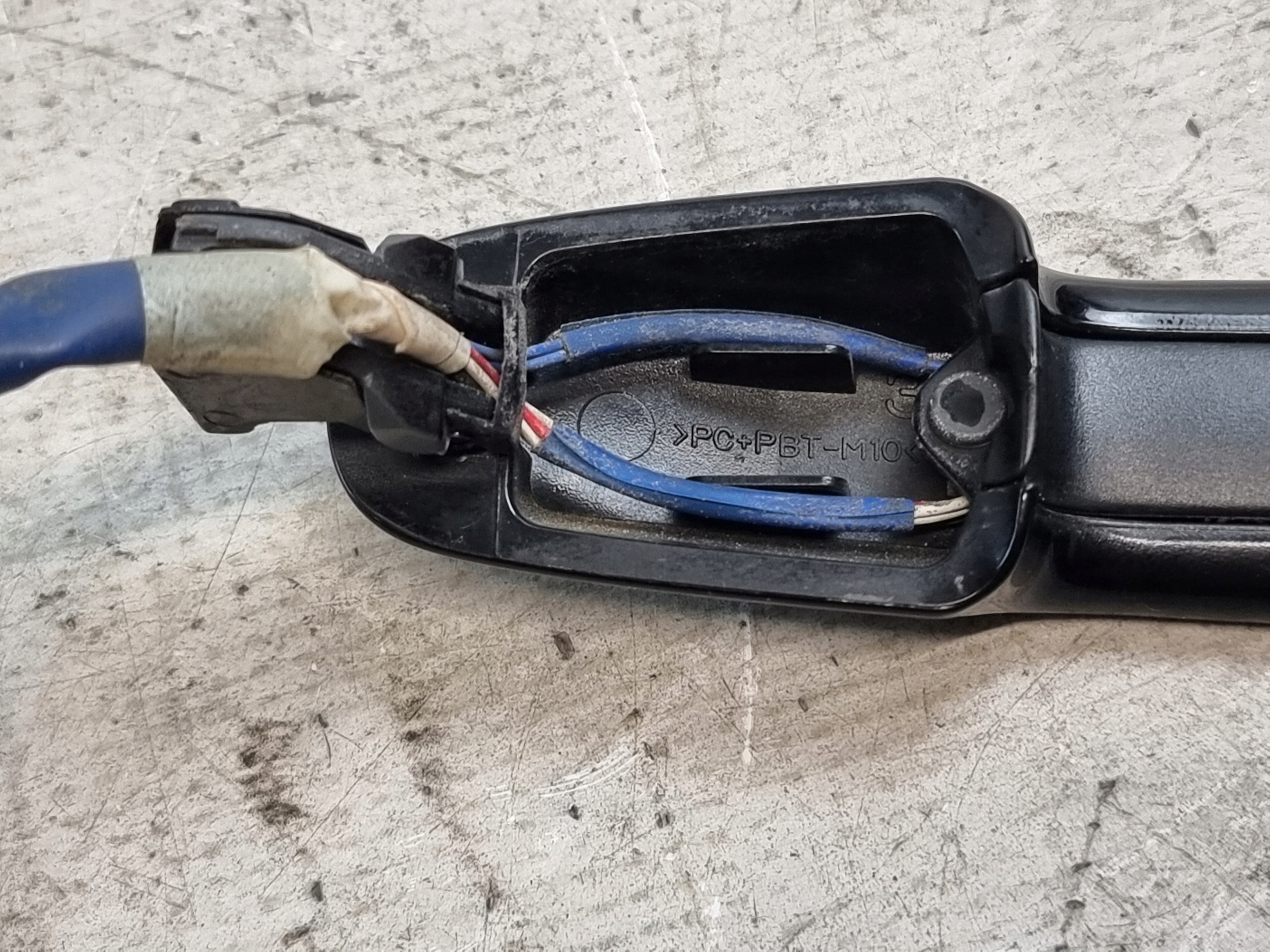 handle exterior right front K: 202 TOYOTA PRIUS II 08r