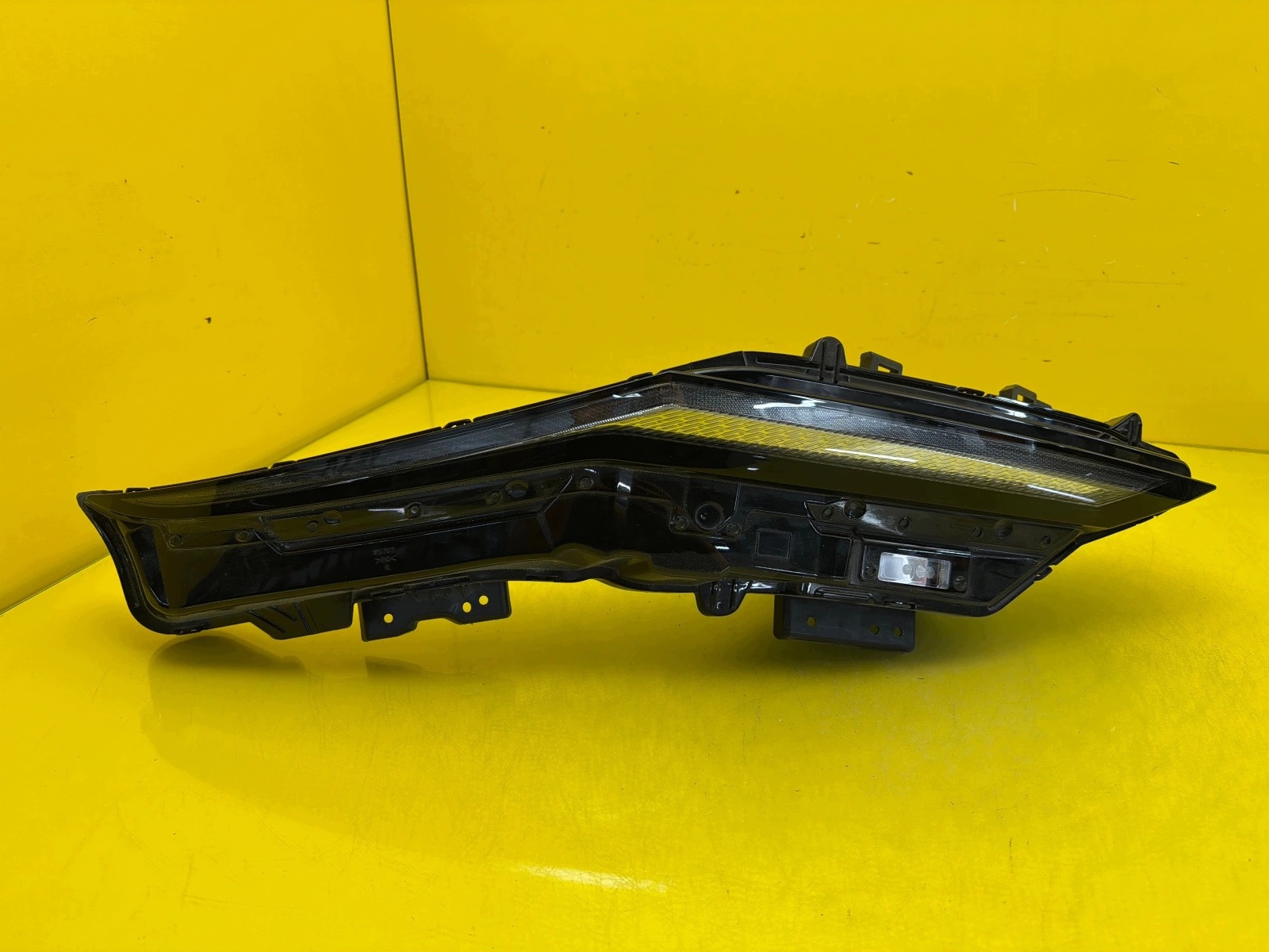 light right Nissan Ariya 2022- lower Full Led DRL