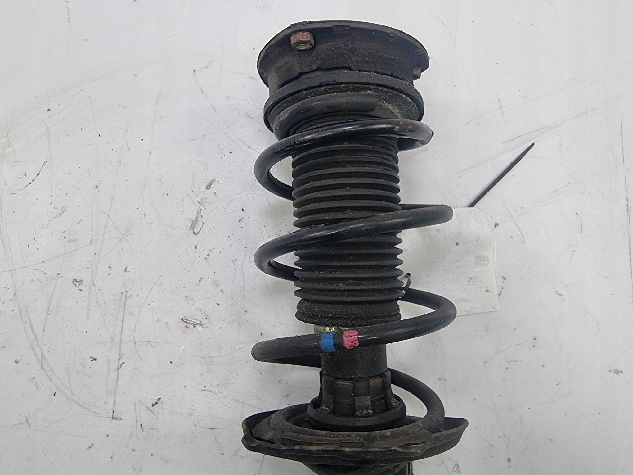 ammortiseur droite avant VOLKSWAGEN GOLF VII
