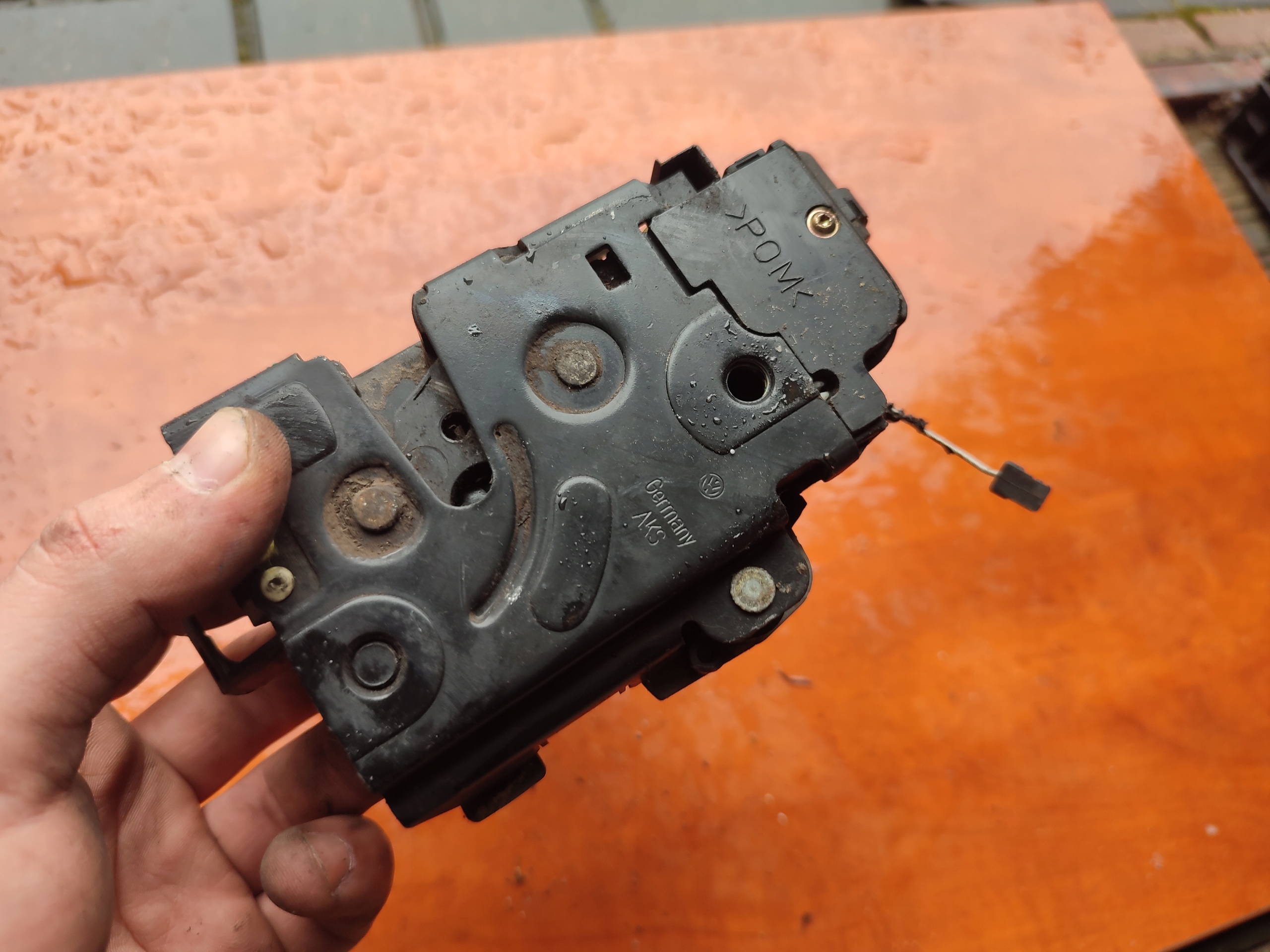 VW GOLF IV lock door front right 1J0837868