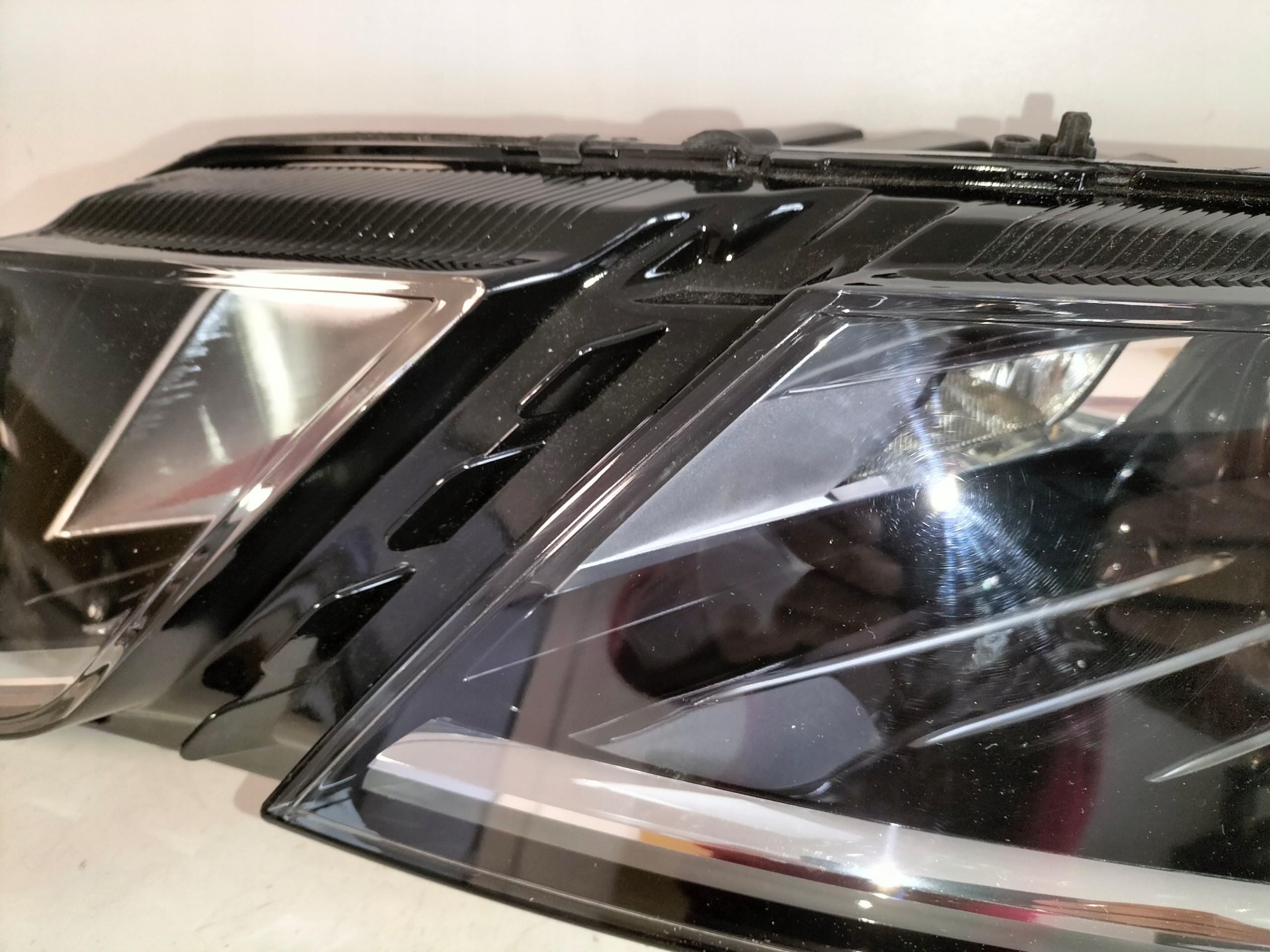 light front reflektor left SKODA OPCTAVIA 3 III LIFT 17-20 FULL LED