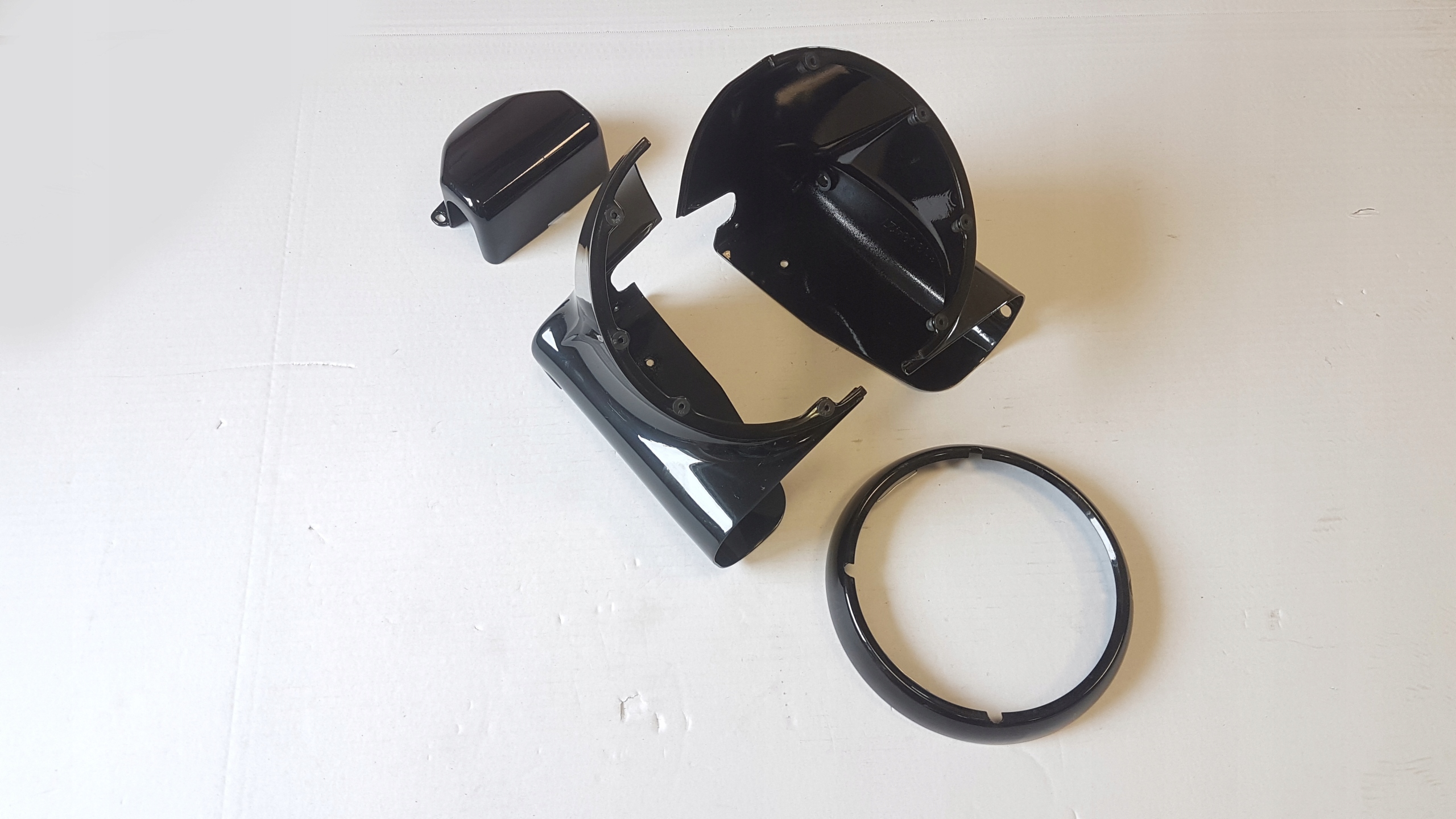 HARLEY DAVIDSON SOFTAIL 88 17 OBUDOWA LAMPY OSLONA Numer katalogowy czesci 61300427 61300426