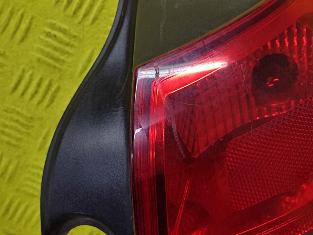 OPEL ZAFIRA B licht rechts heck 13305775
