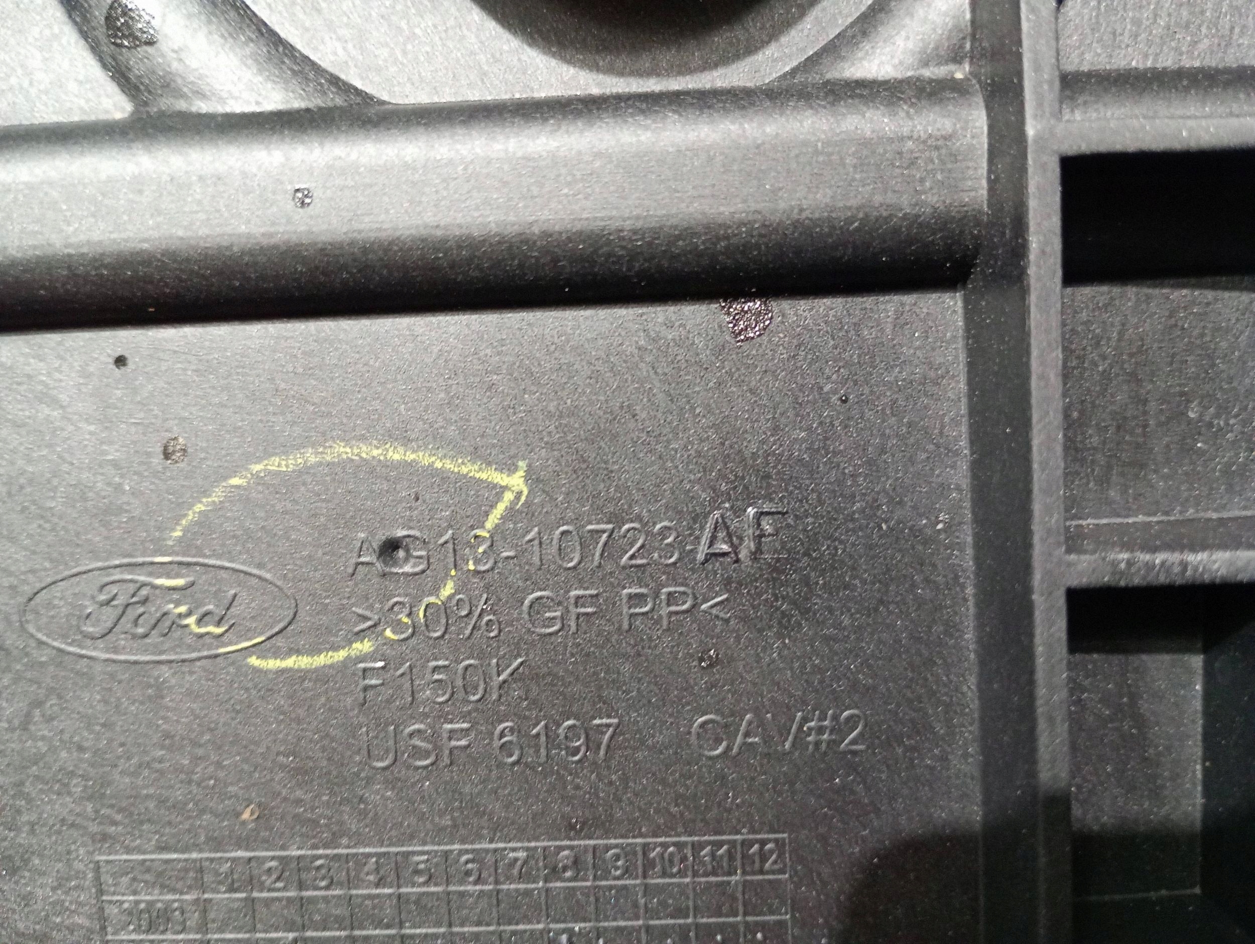 Grundlage Halter Gehäuse akumulatora Ford Explorer V 2011