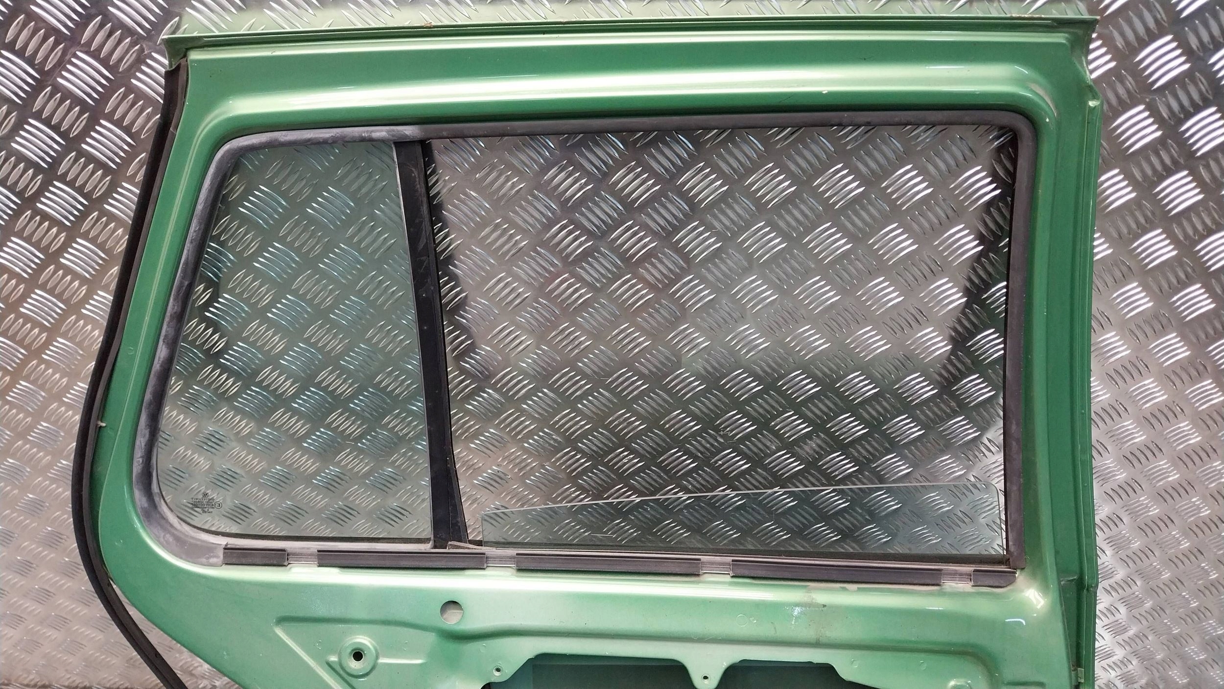 Portière Arrière Gauche VW GOLF IV HATCHBACK 97