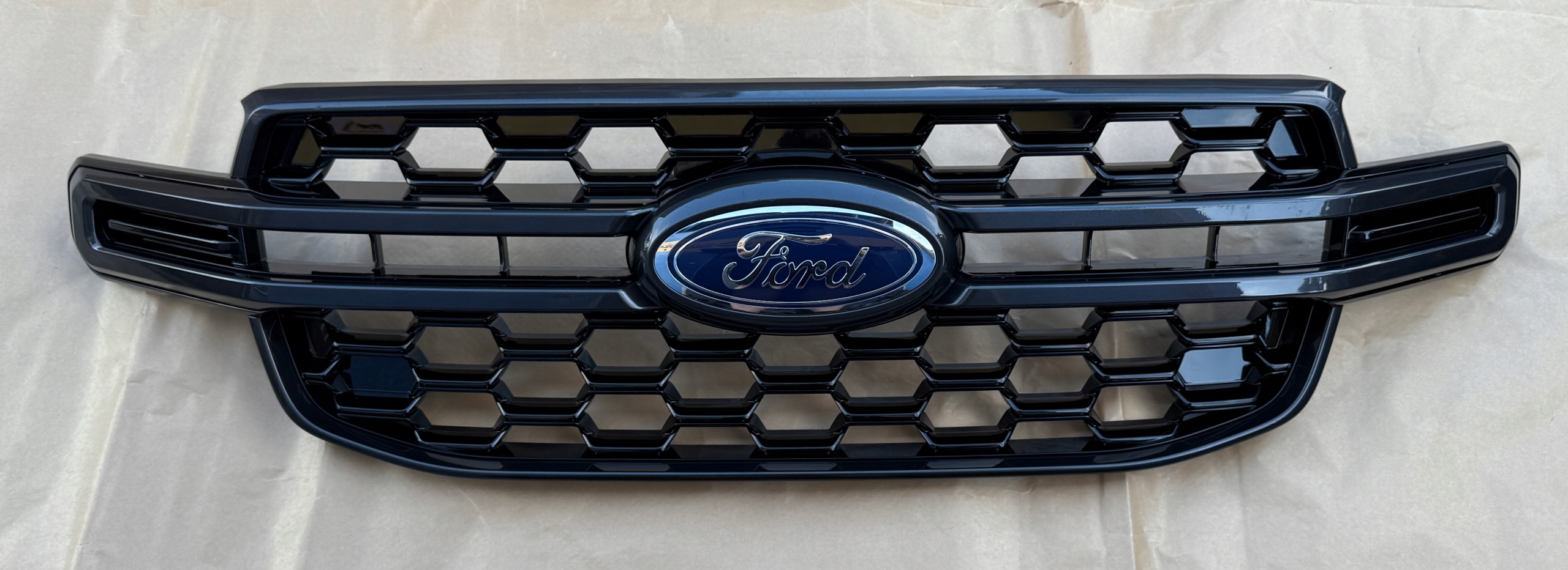 FORD RANGER 2022-2025 front PREKLADgrill logo front original N1WB-8350-EA