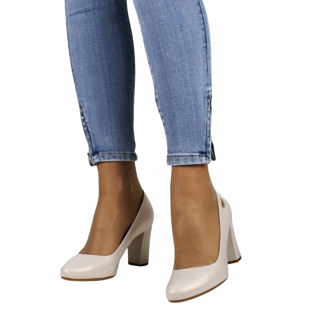 iButy DAMSKIE CZÓŁENKA NA SŁUPKU BUTY NA OZDOBNYM OBCASIE BEŻOWE PERŁOWE Kod producenta 130 BEŻOWE PERŁA