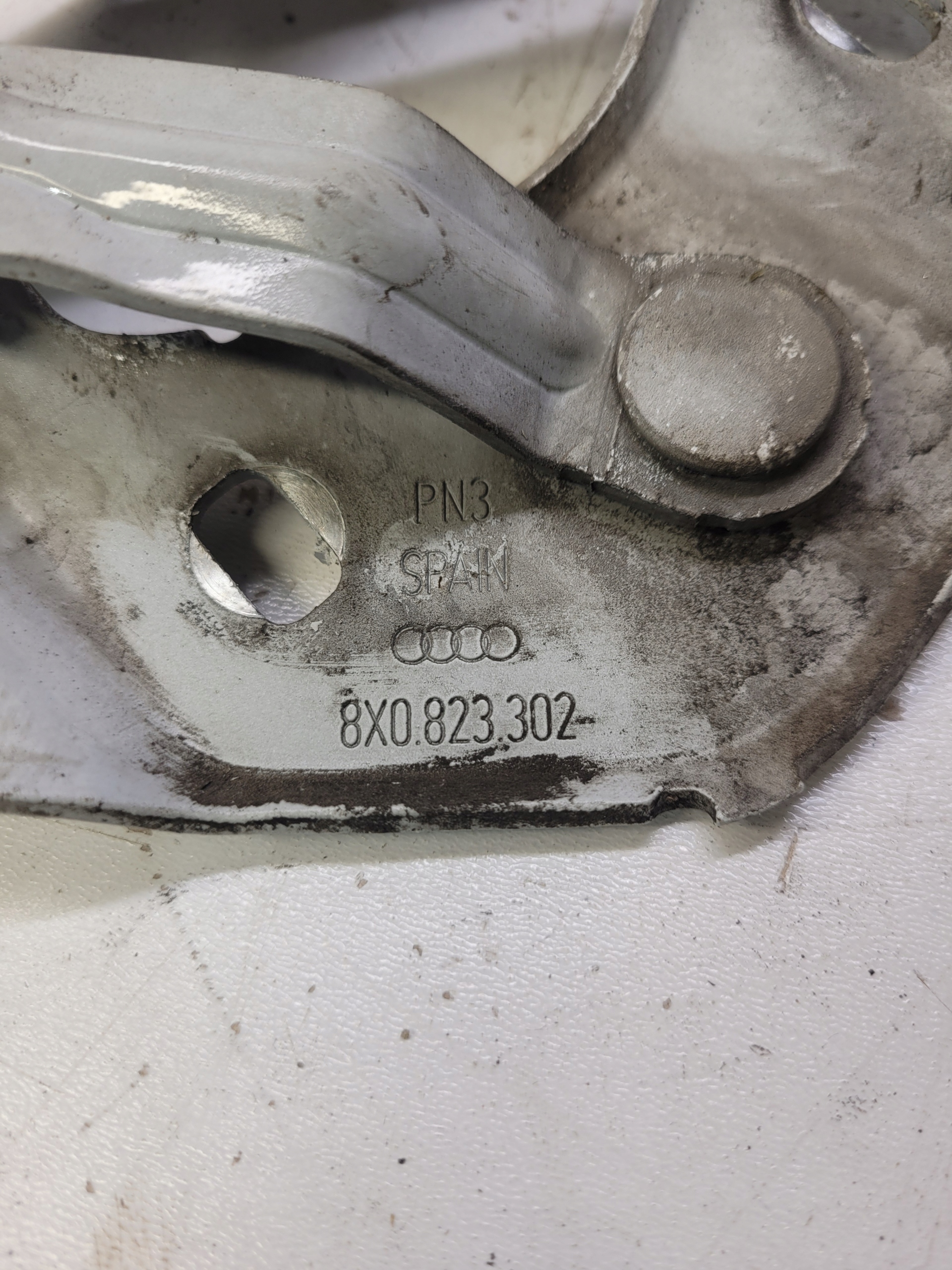 hinge bonnets right AUDI A1 8X 8X0823302