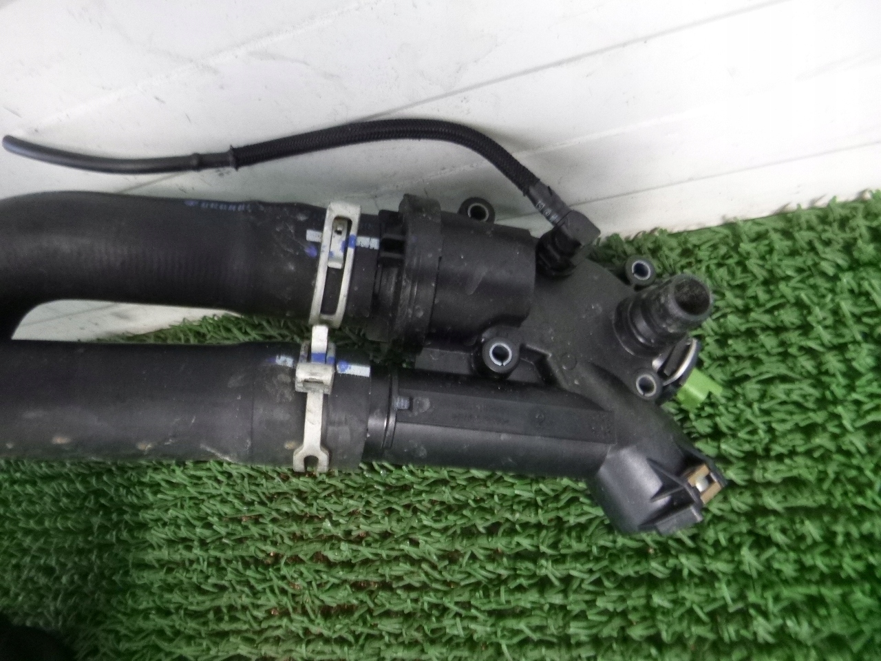 CITROEN C5 III 2.2 scatola termostato 9657182080