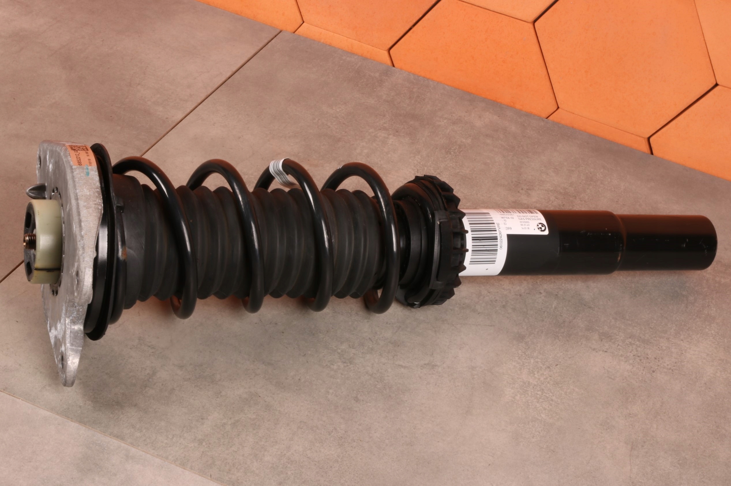 BMW i3 I01 LCI shock absorber right front front 6887106 12539 km !!!