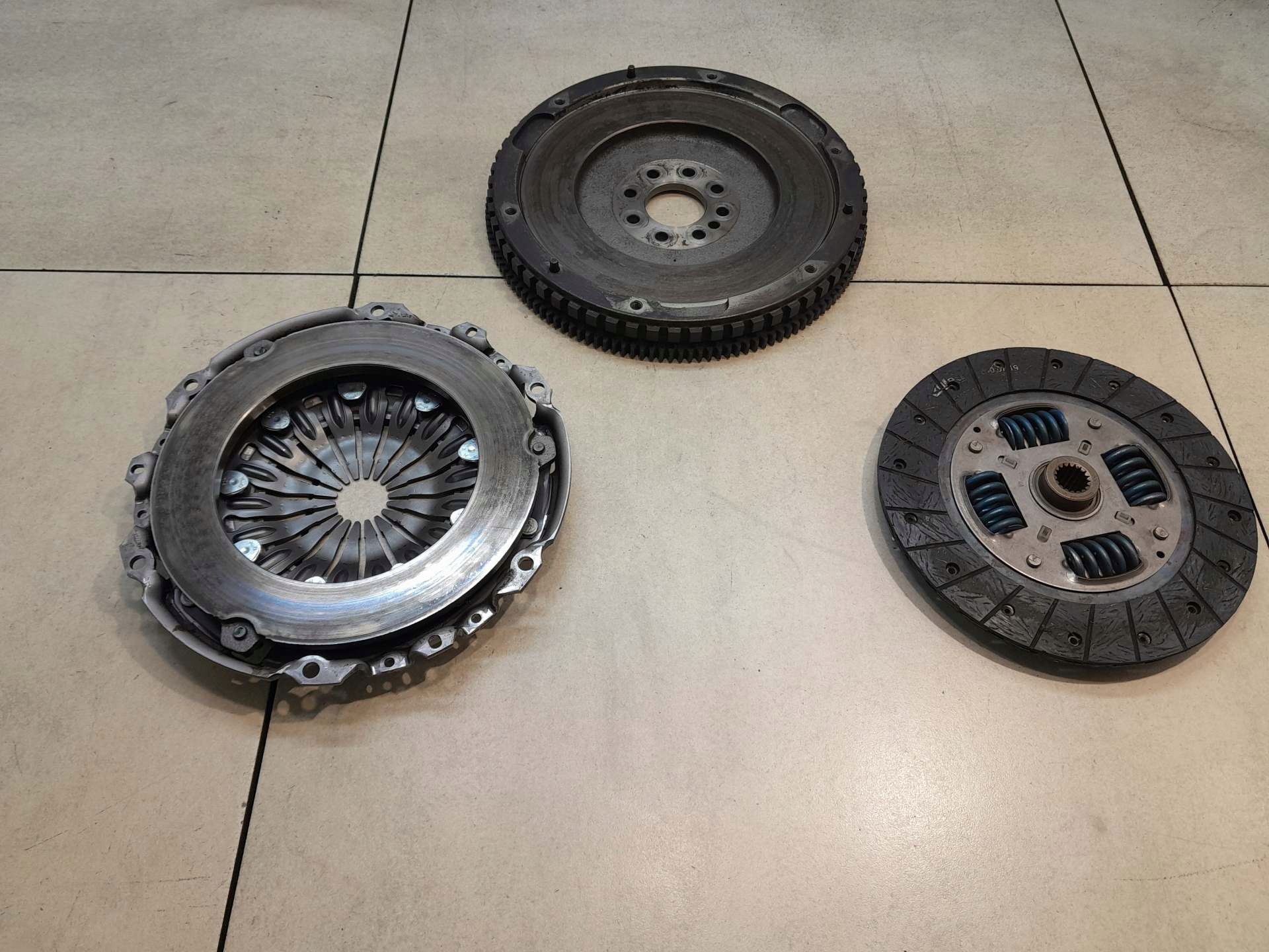 Embrayage Disque de pression XSARA PICASSO 1.8 16V 9629580010