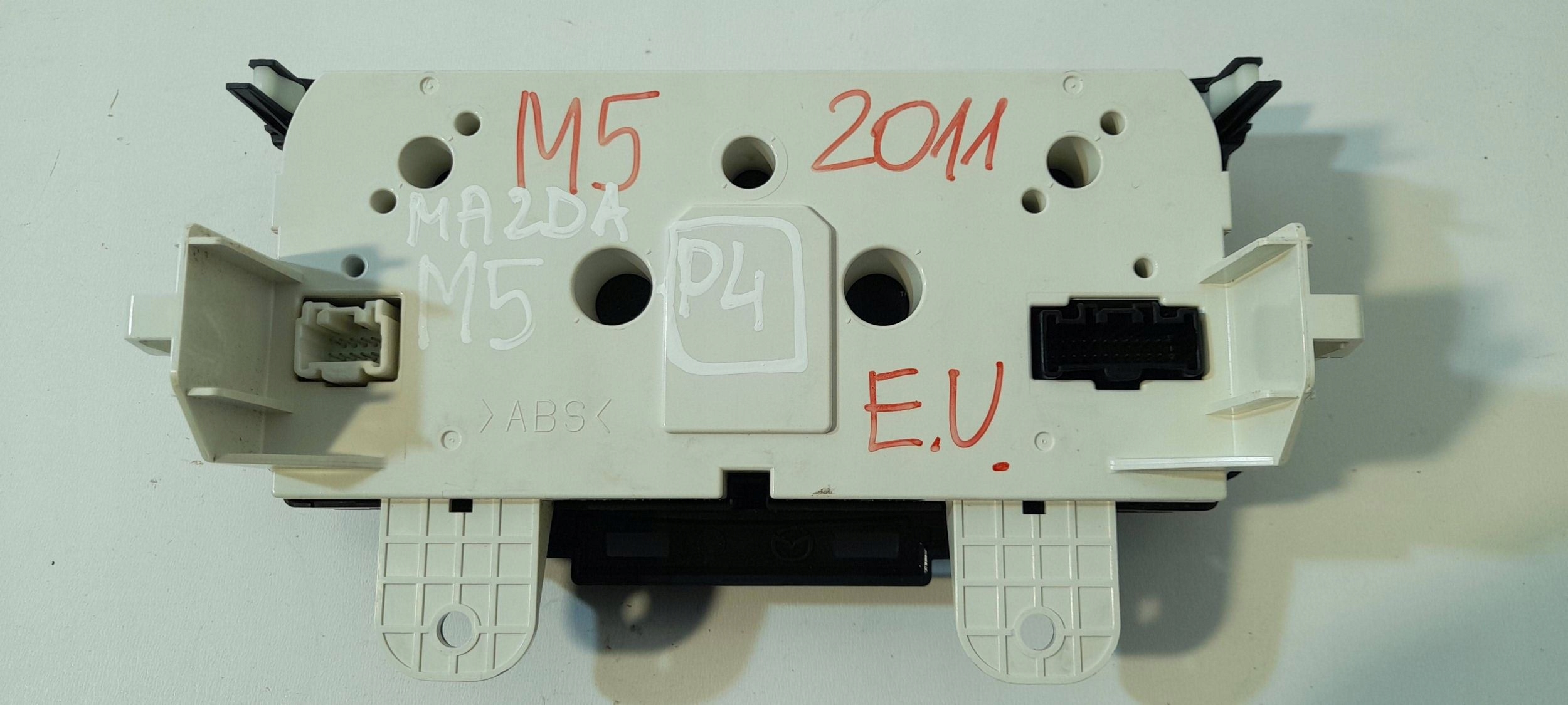 Mazda 5 vezérlö panel a klímának K1900CG66 (P4)