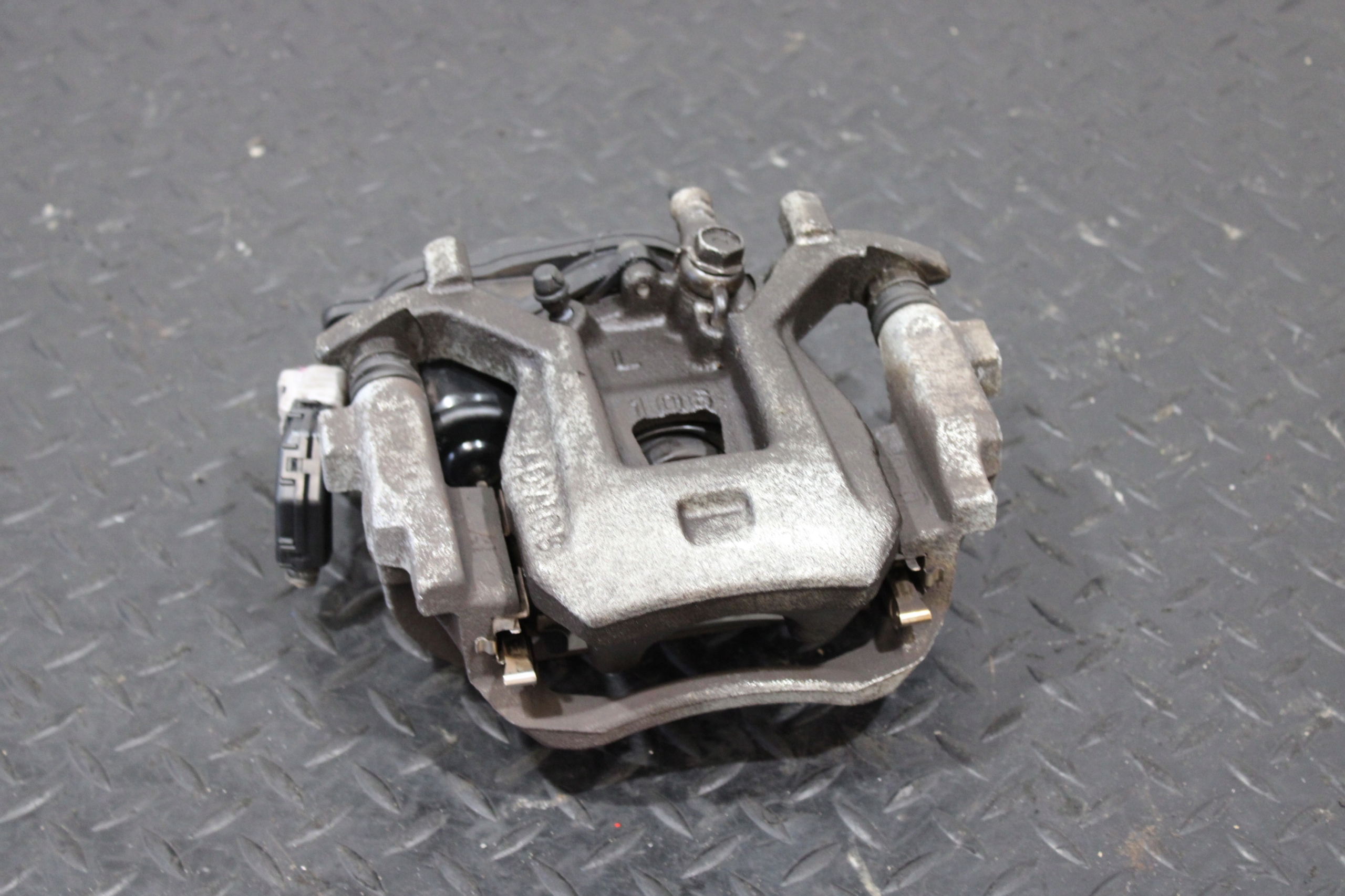 caliper brake left rear part LEXUS ES 300H ES300H VII 7