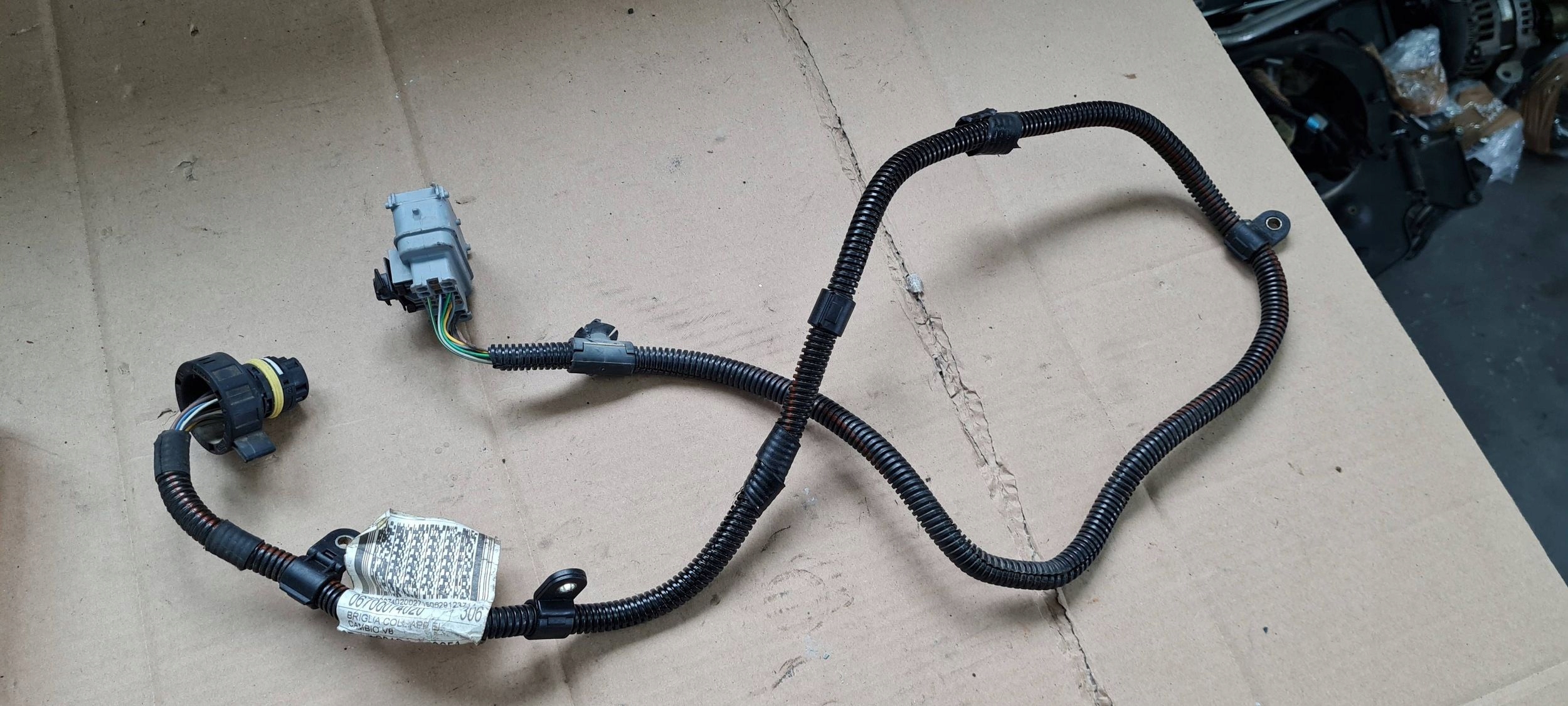 Maserati Quattroporte VI bundle connecting spoiler wiring gearboxes 06700074020