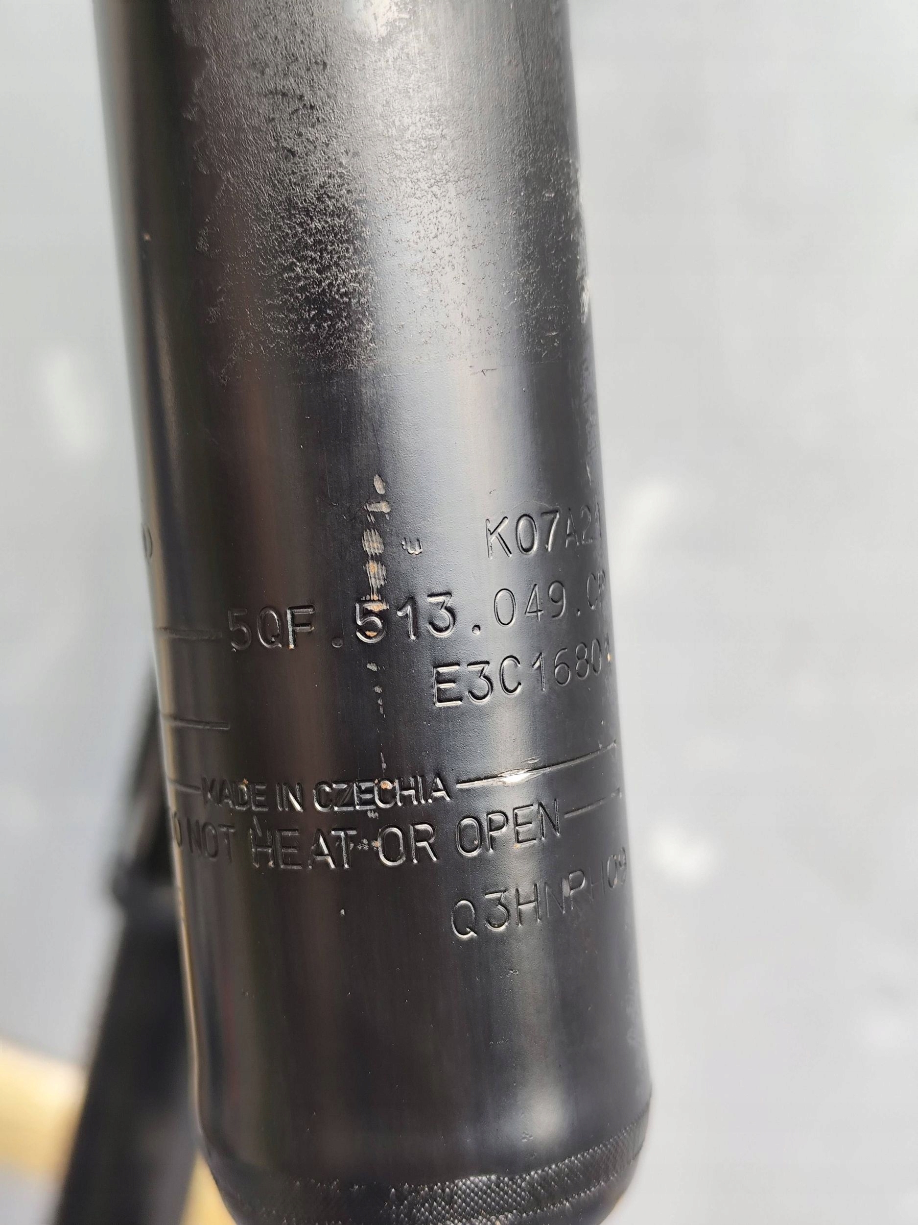 AUDI Q3 II 83A shock absorber rear part right left KOMPLET