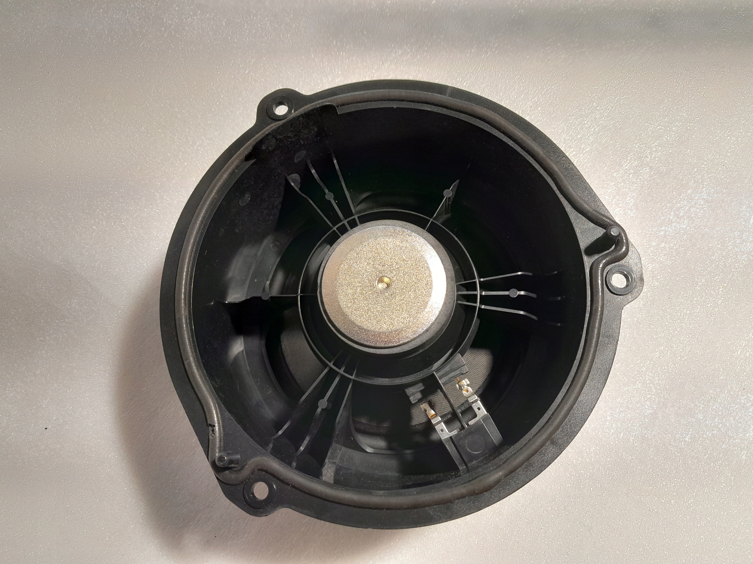 AUDI Q8 4M speaker NISKOTONOWY rear part 4M8035411