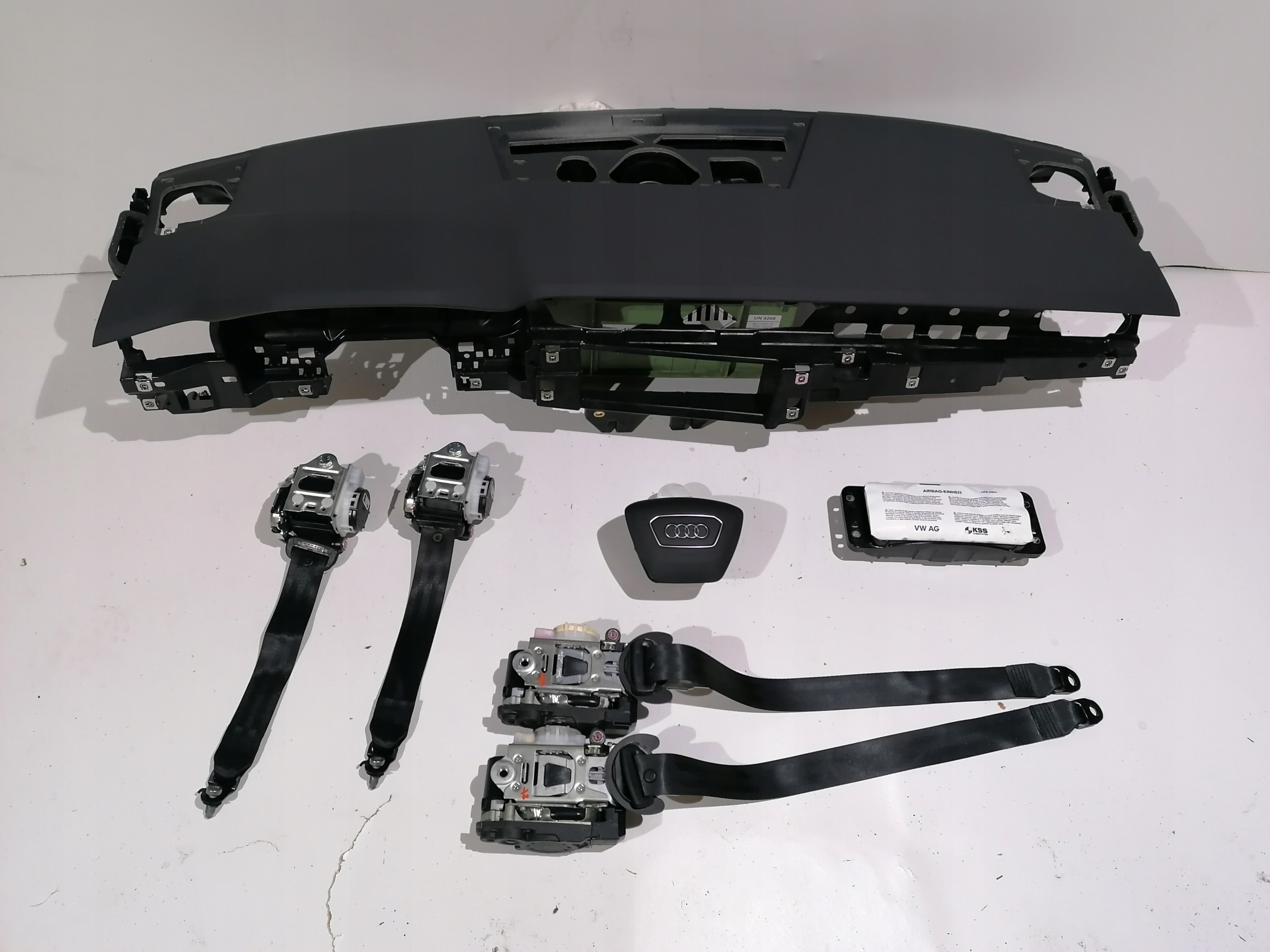 AUDI A7 C8 4k дошка консоль подушка безпеки ремені