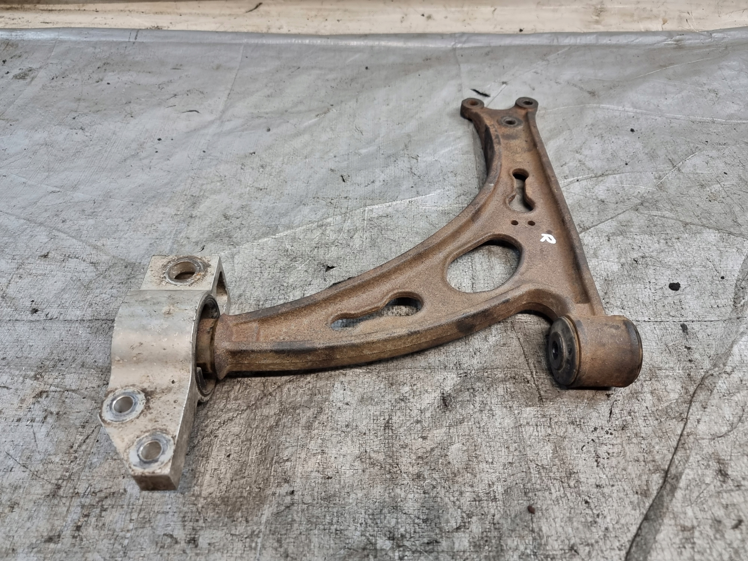 arm right front SEAT ALTEA 05r