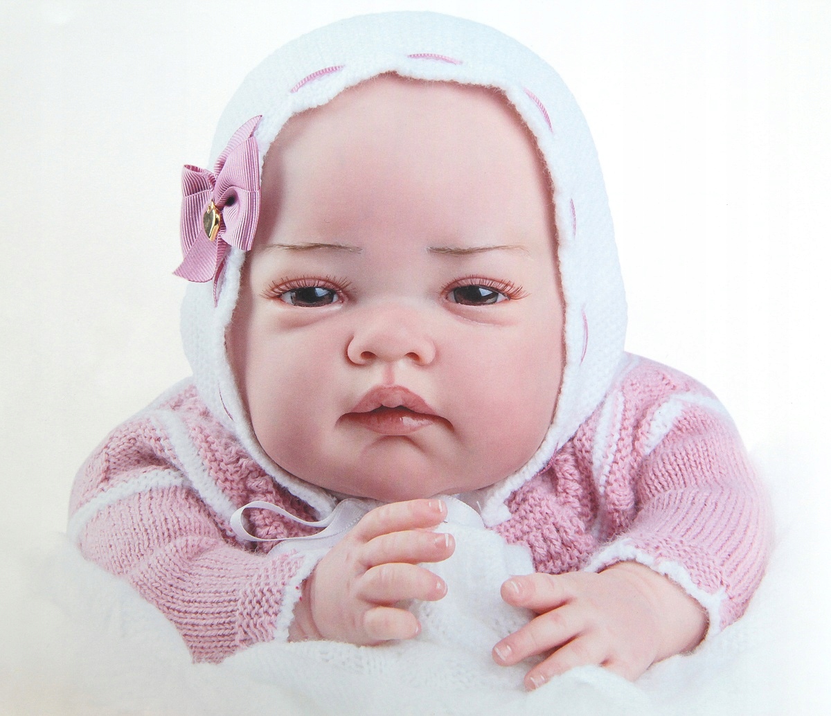 Reborn Prémium baba, tanúsítvány + kiságy Fajta élethű (reborn)