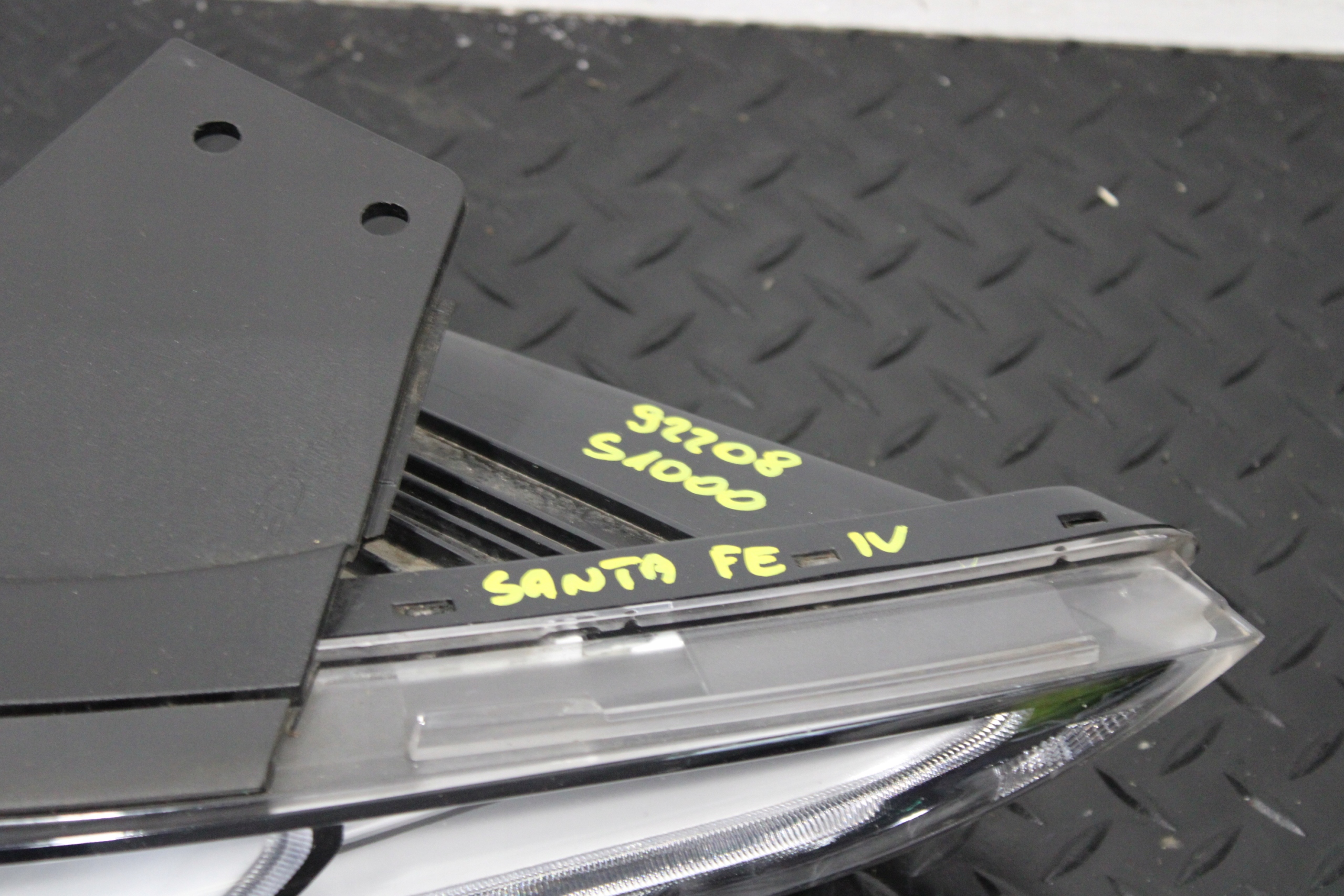 light right front LED HYUNDAI SANTA FE SANTAFE 4 IV CRDI 82208-S1000
