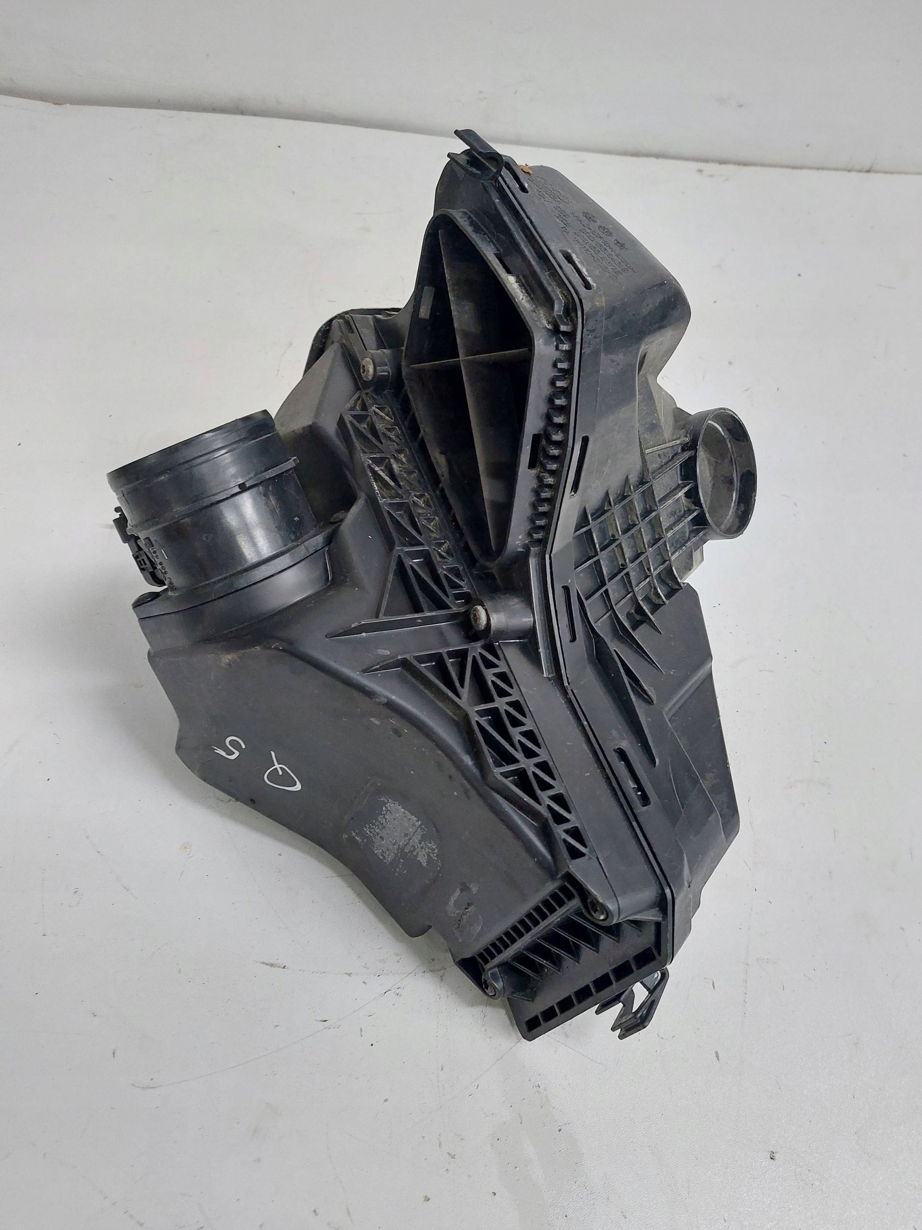 AUDI Q5 8R 1.8 2.0 TFSI Gehäuse filter luft 8R0133843B
