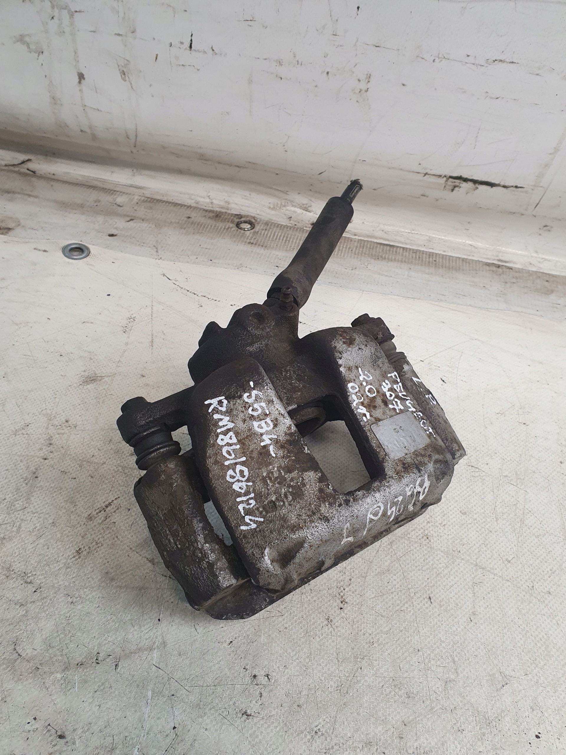 caliper brake left front PEUGEOT 307 SW 2.0HDI 02r.