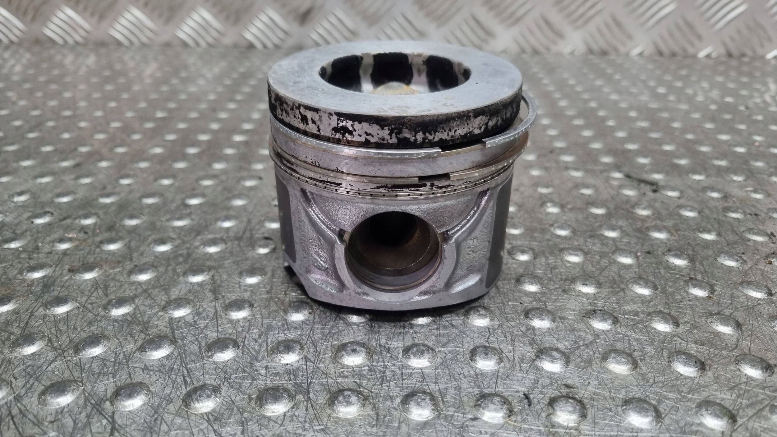 piston 8372N AUDI Q7 4L 3.0 TDI 245KM CRC CRCA