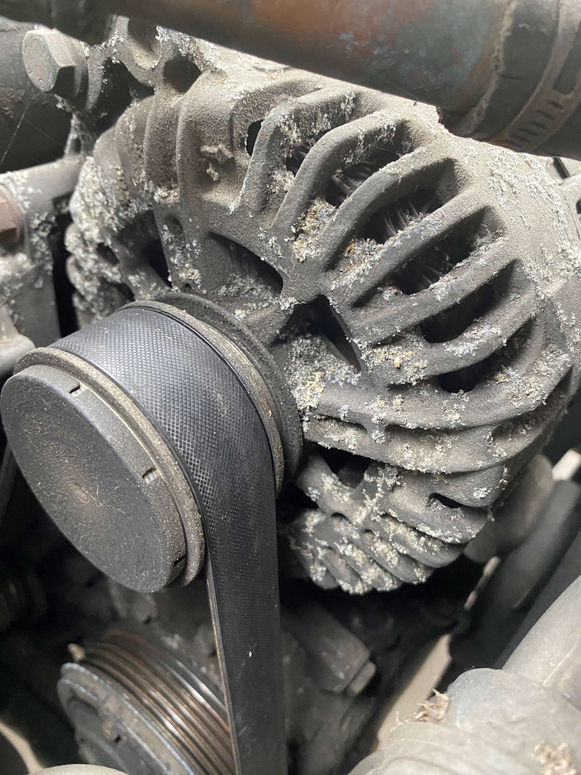 VW Touran 1 l 03-05 ALTERNATOR 2.0 TDI