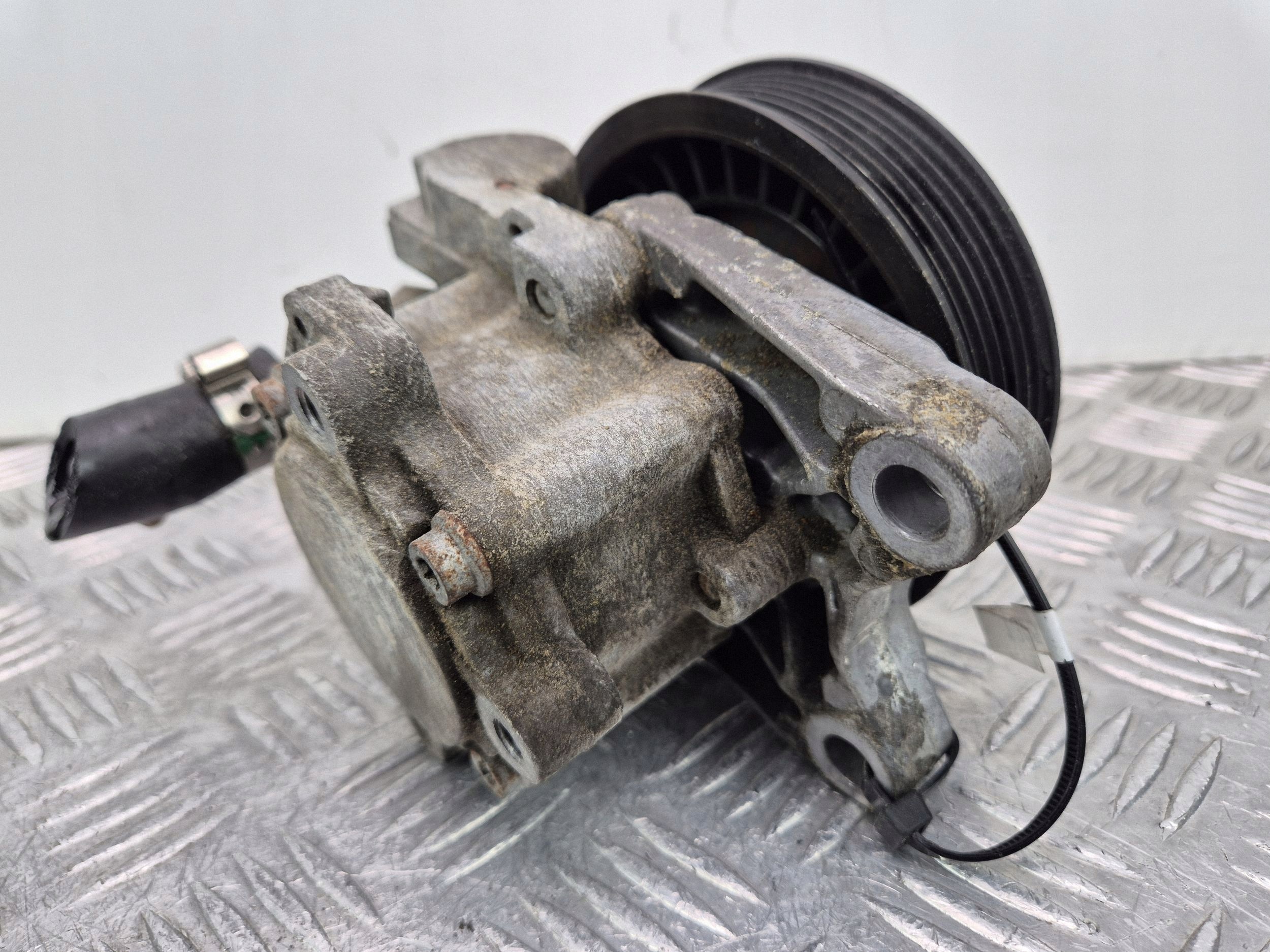 BMW 3 E92 E93 330i servopumpe 676988703 N52B30AE