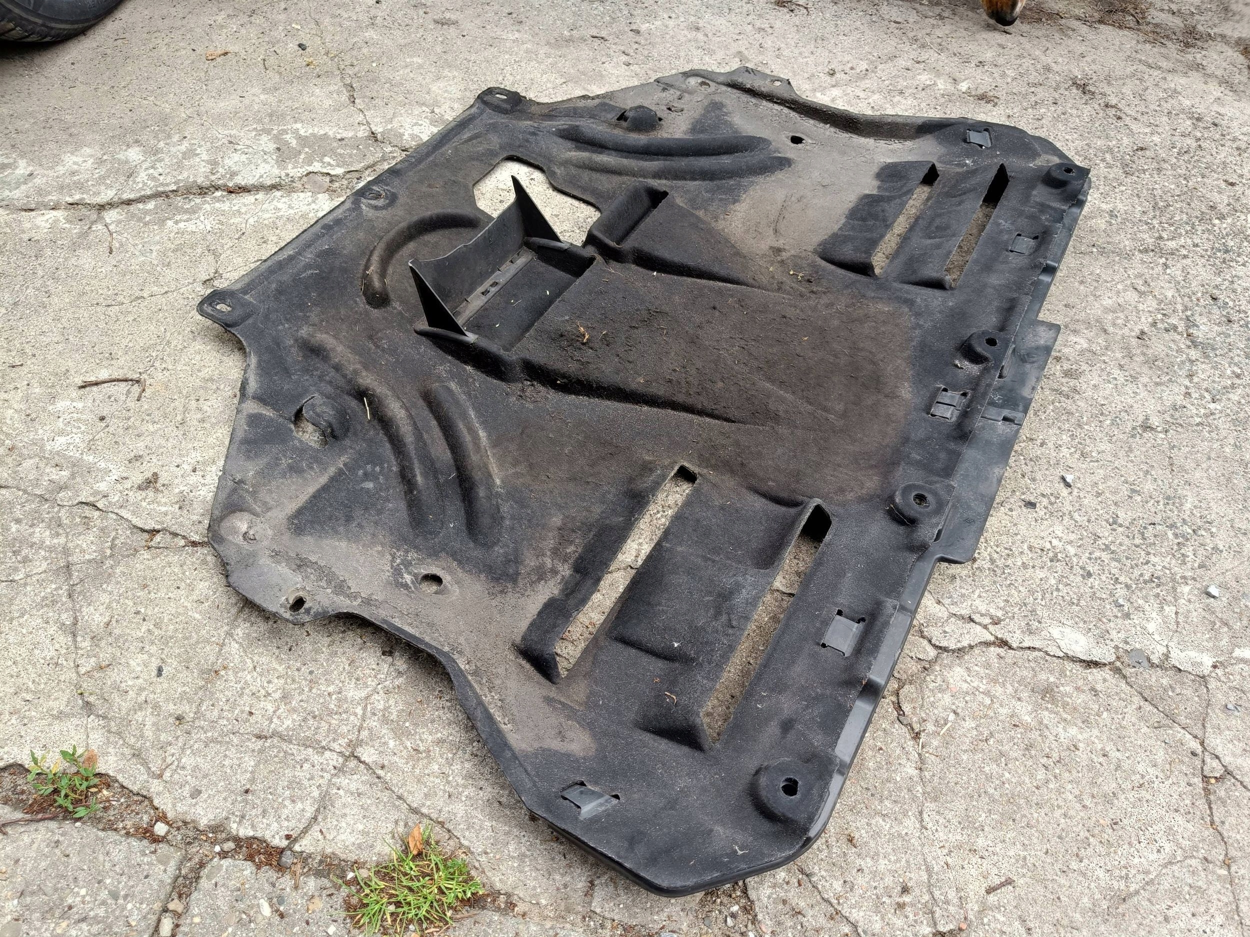 Ford Kuga II MK2 cover lower of the engine